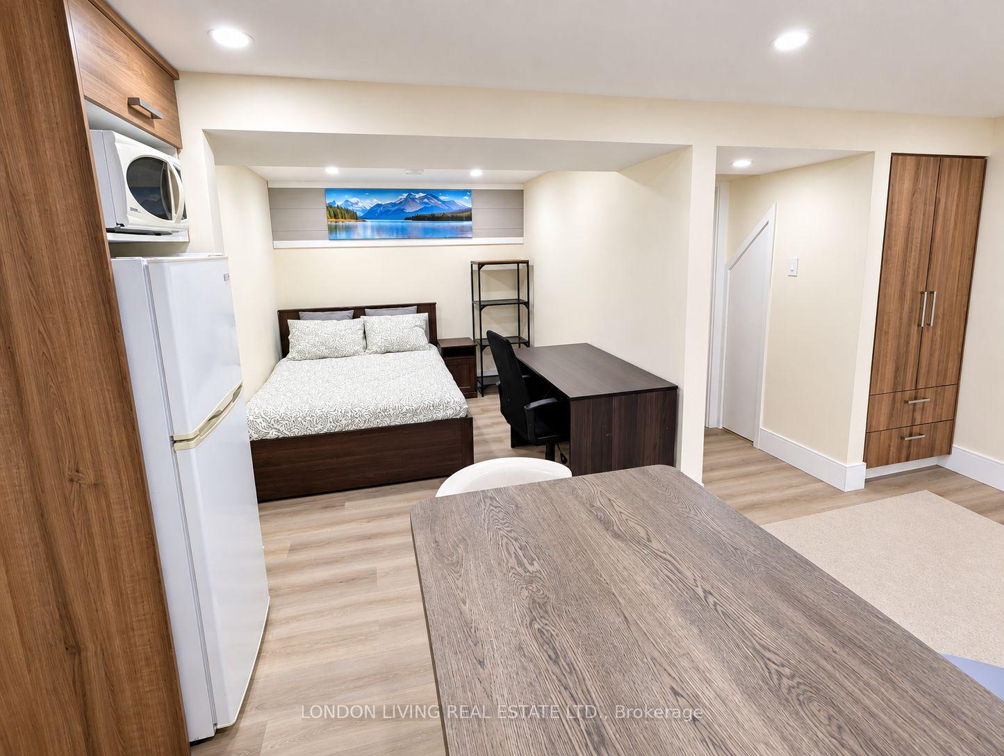 Photo 37 of 470 Coombs Avenue, London, North K — HOMEH