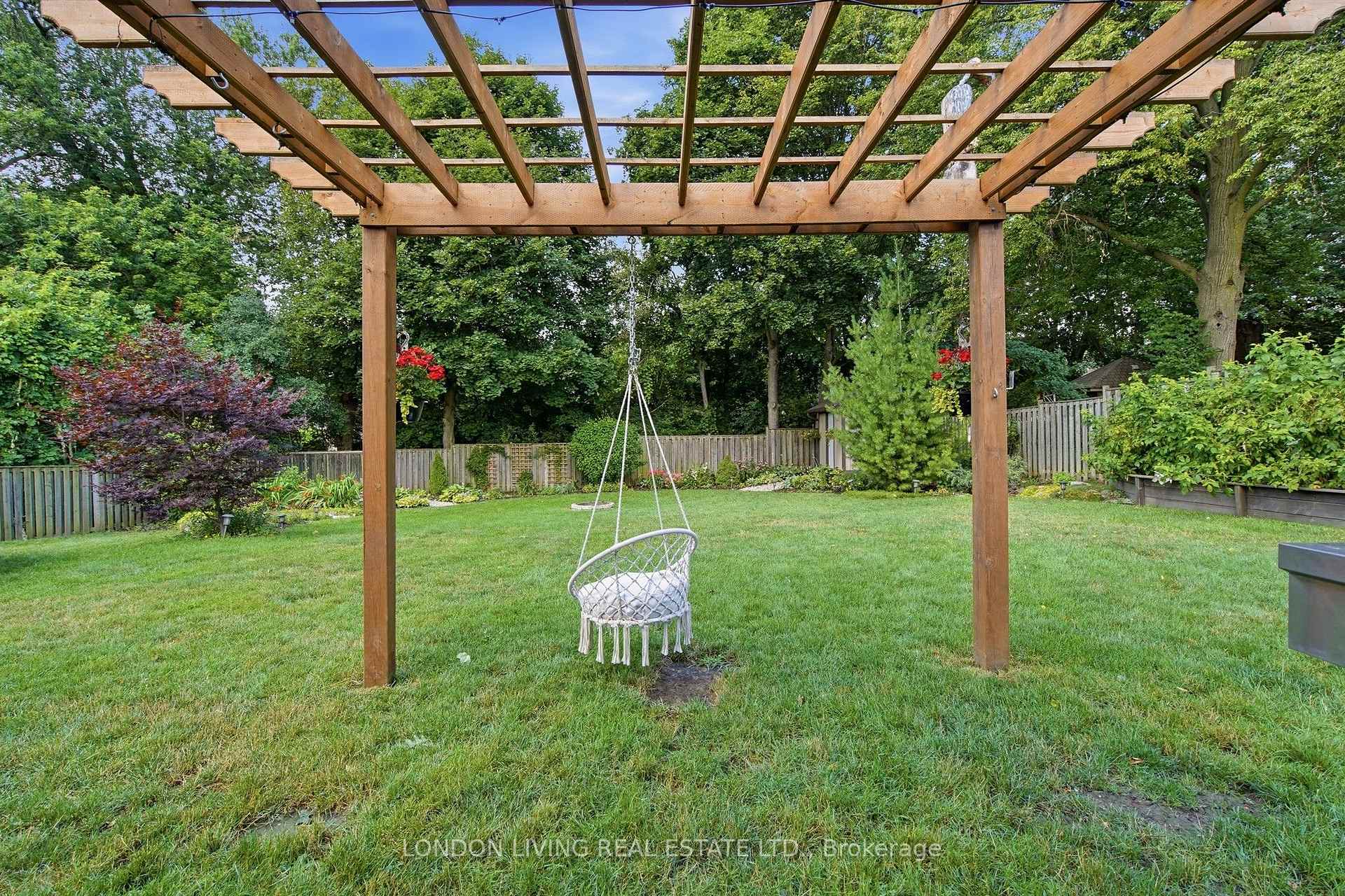 Photo 45 of 470 Coombs Avenue, London, North K — HOMEH