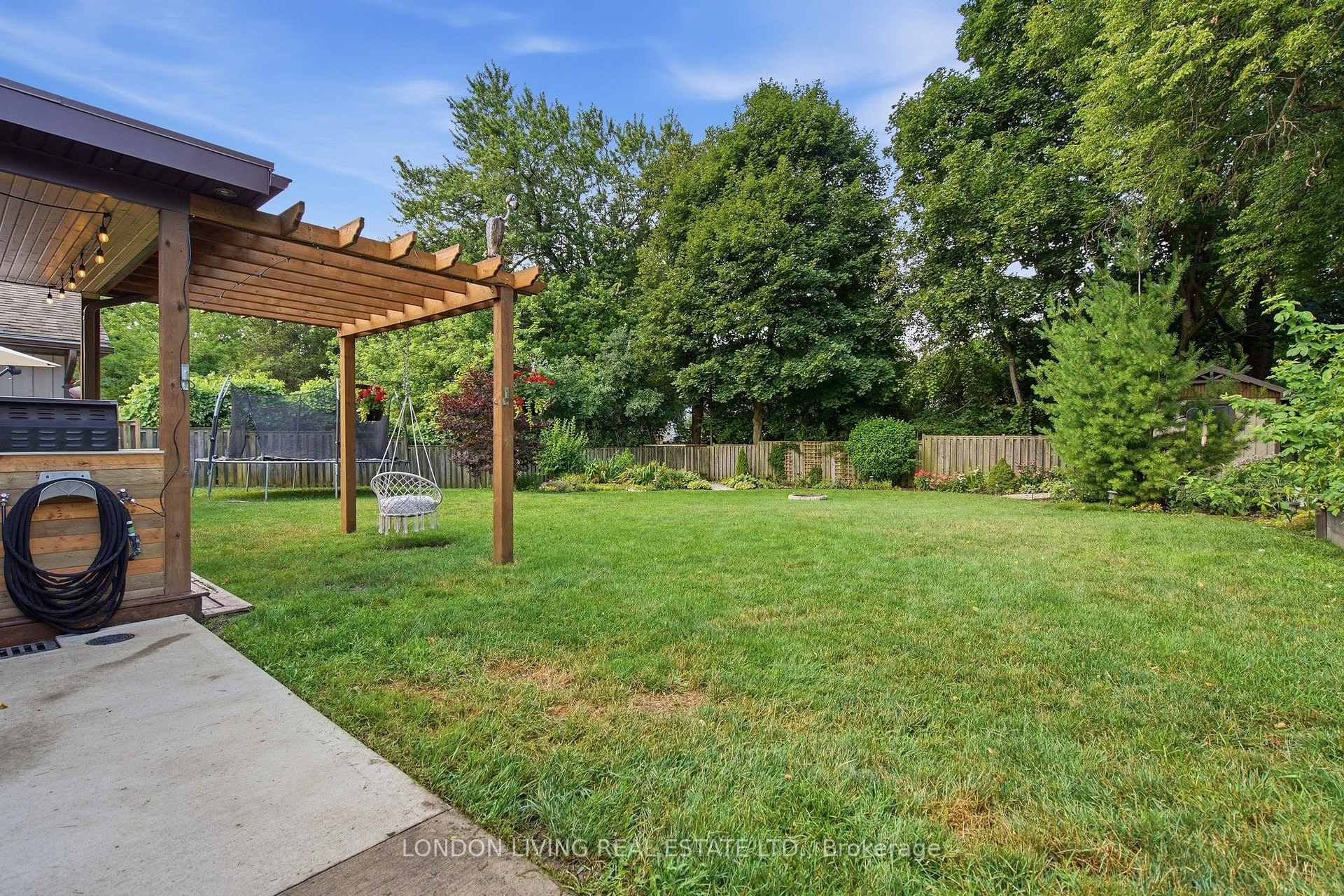 Photo 46 of 470 Coombs Avenue, London, North K — HOMEH
