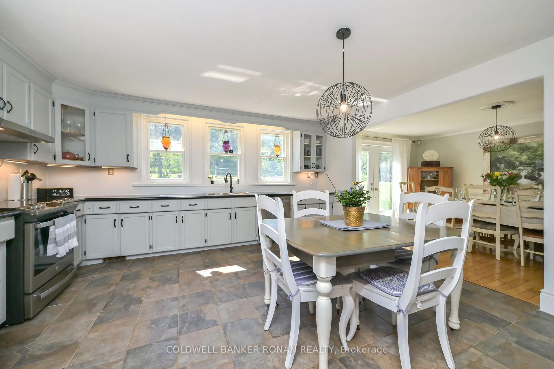 Photo 6 of 3430 Concession 3 S, Clearview, Rural Clearview — HOMEH