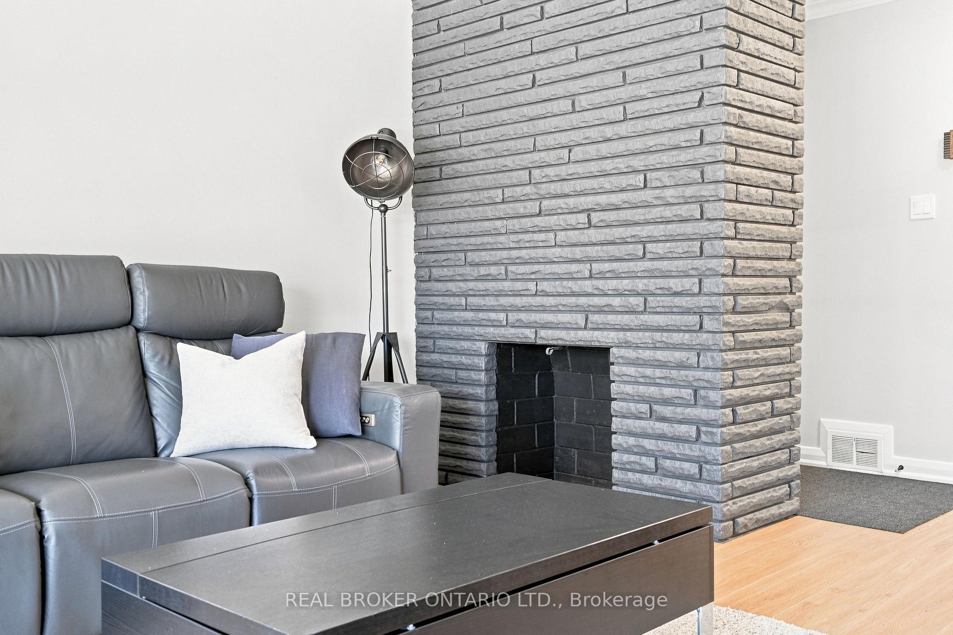Photo 6 of 7 Allison Drive, Etobicoke, Stonegate-Queensway — HOMEH