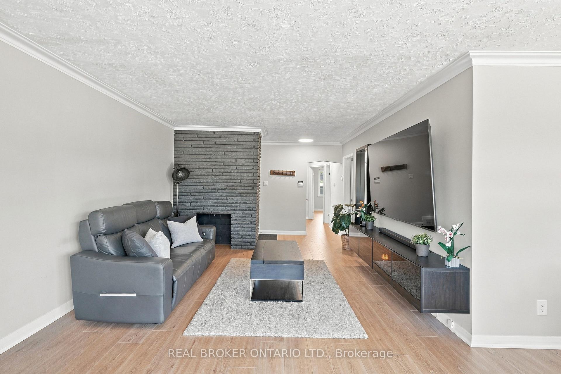 Photo 7 of 7 Allison Drive, Etobicoke, Stonegate-Queensway — HOMEH