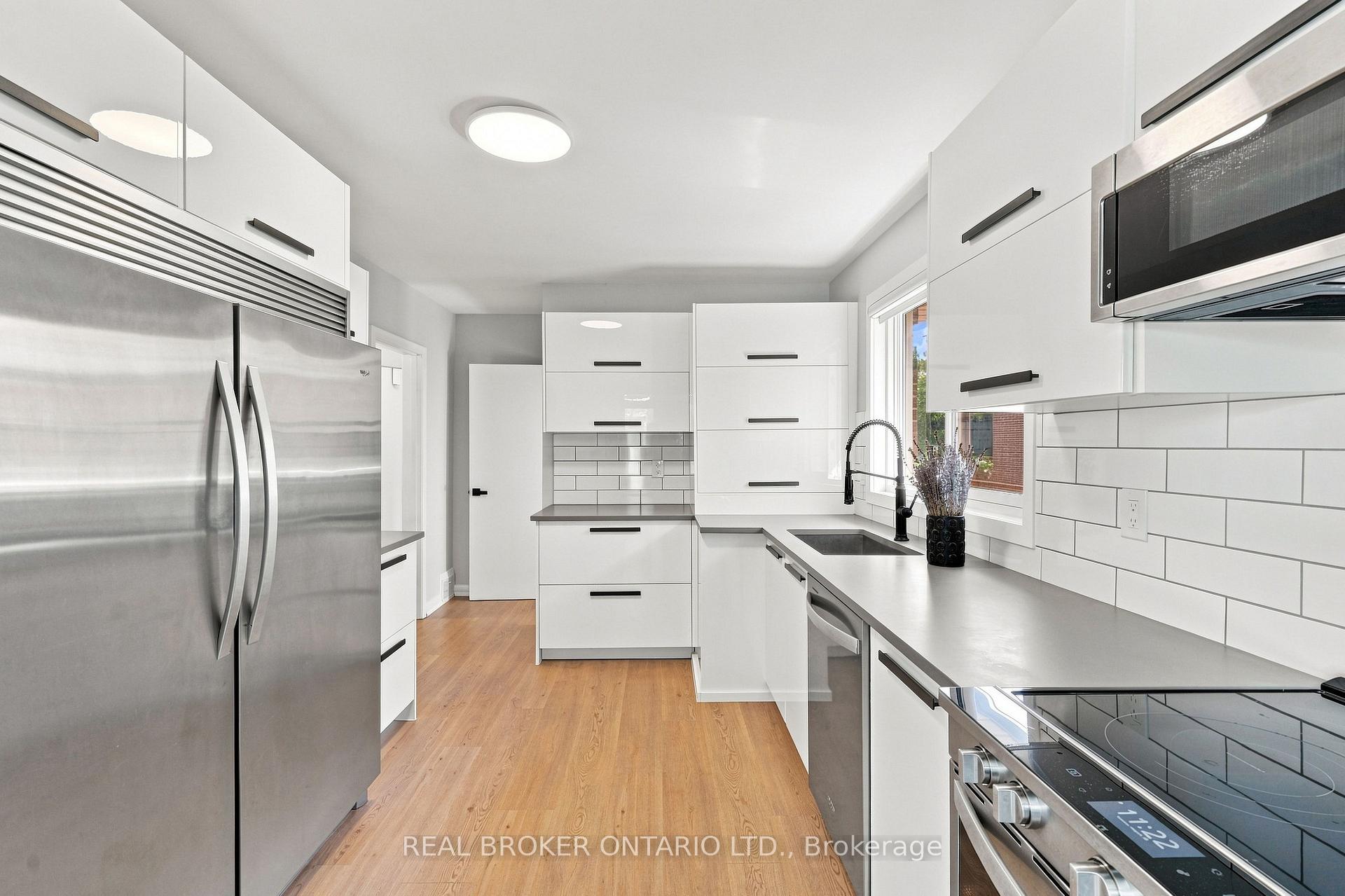 Photo 10 of 7 Allison Drive, Etobicoke, Stonegate-Queensway — HOMEH