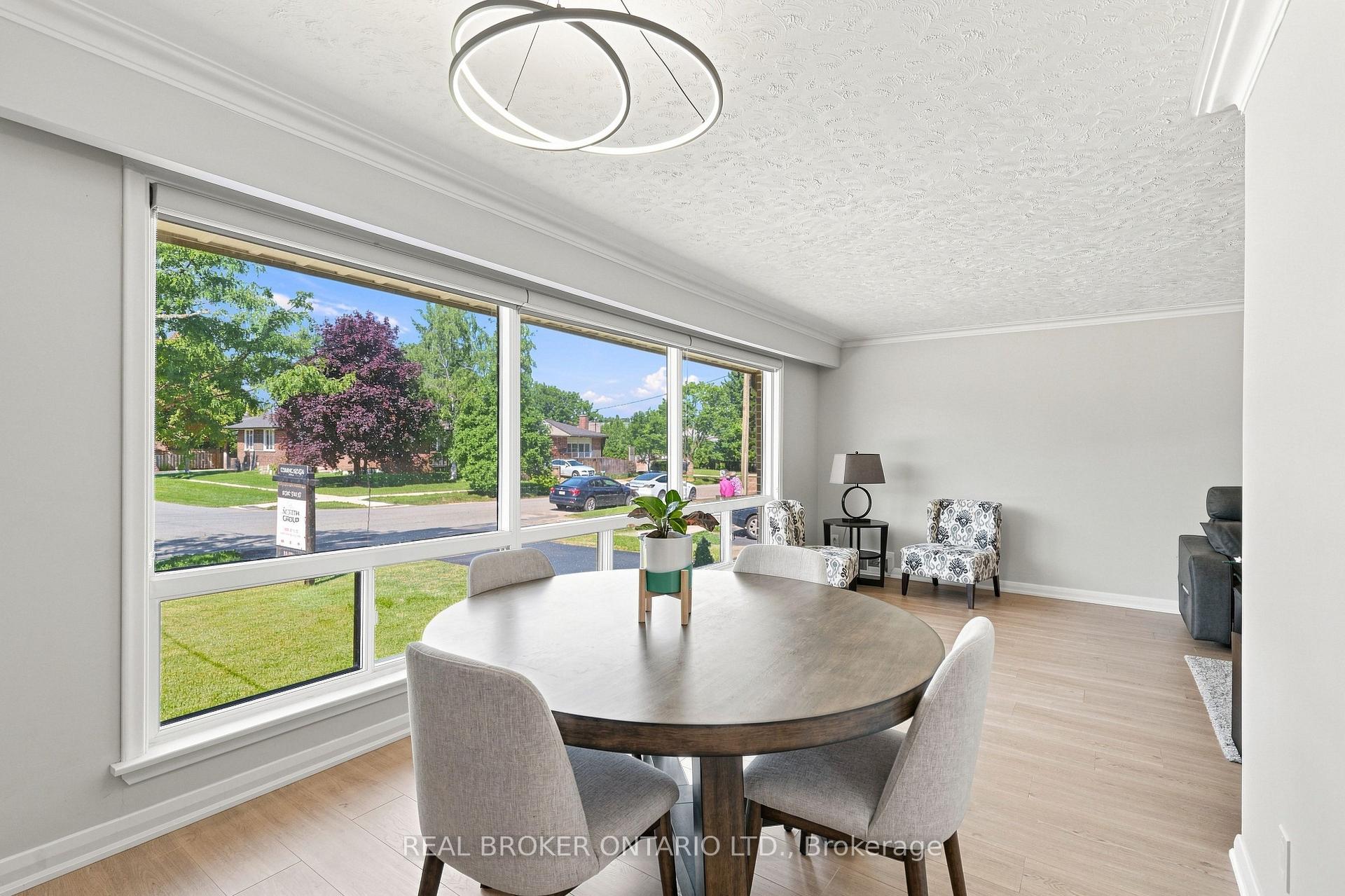 Photo 13 of 7 Allison Drive, Etobicoke, Stonegate-Queensway — HOMEH