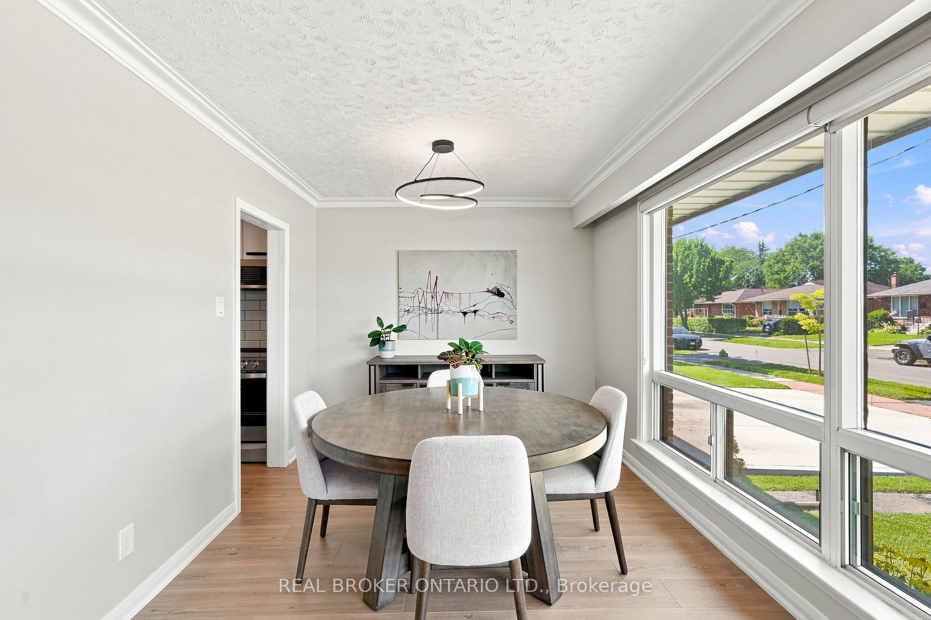 Photo 15 of 7 Allison Drive, Etobicoke, Stonegate-Queensway — HOMEH