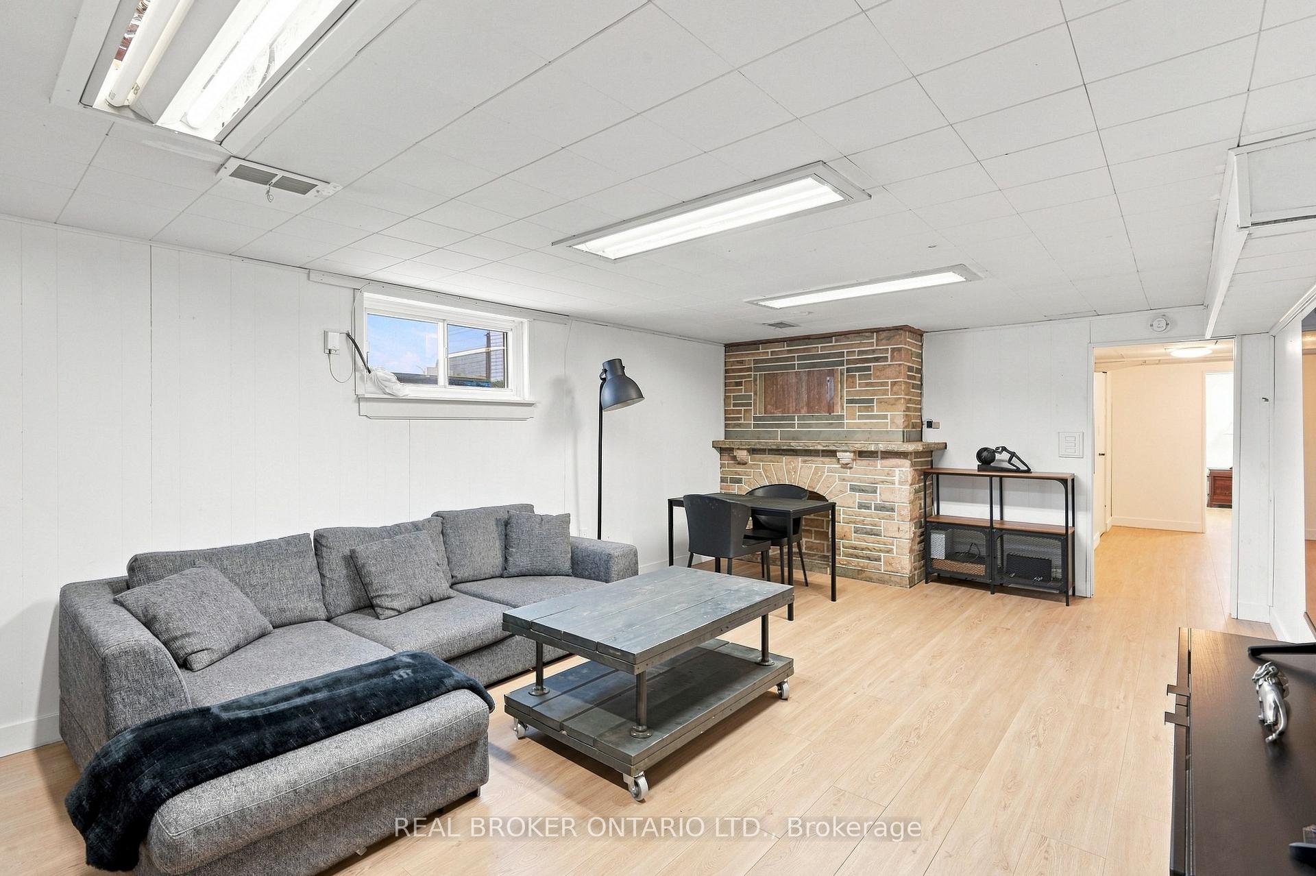 Photo 33 of 7 Allison Drive, Etobicoke, Stonegate-Queensway — HOMEH