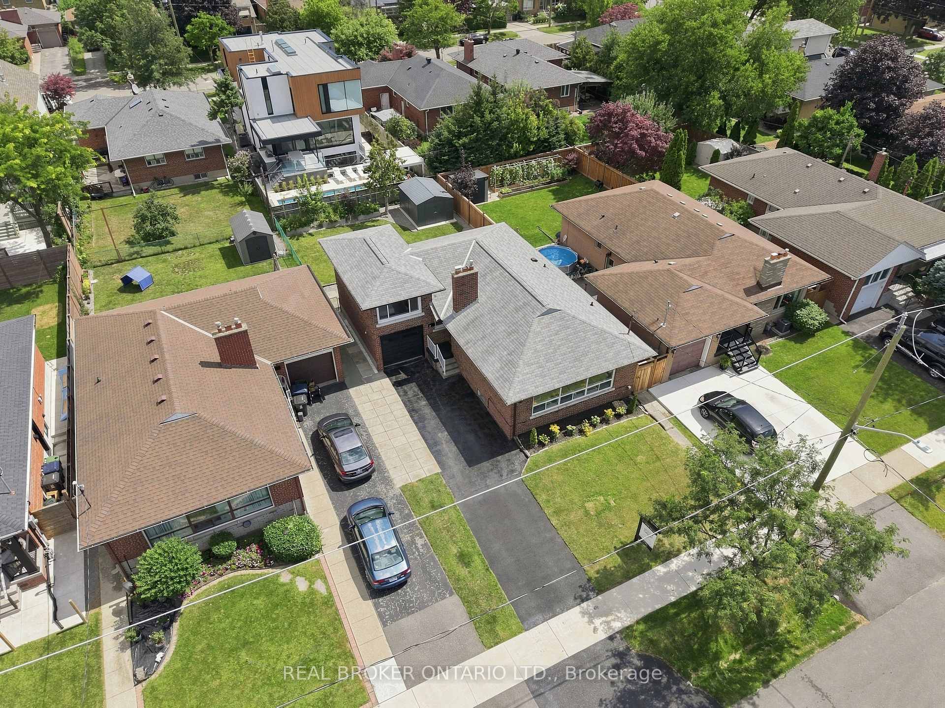 Photo 41 of 7 Allison Drive, Etobicoke, Stonegate-Queensway — HOMEH