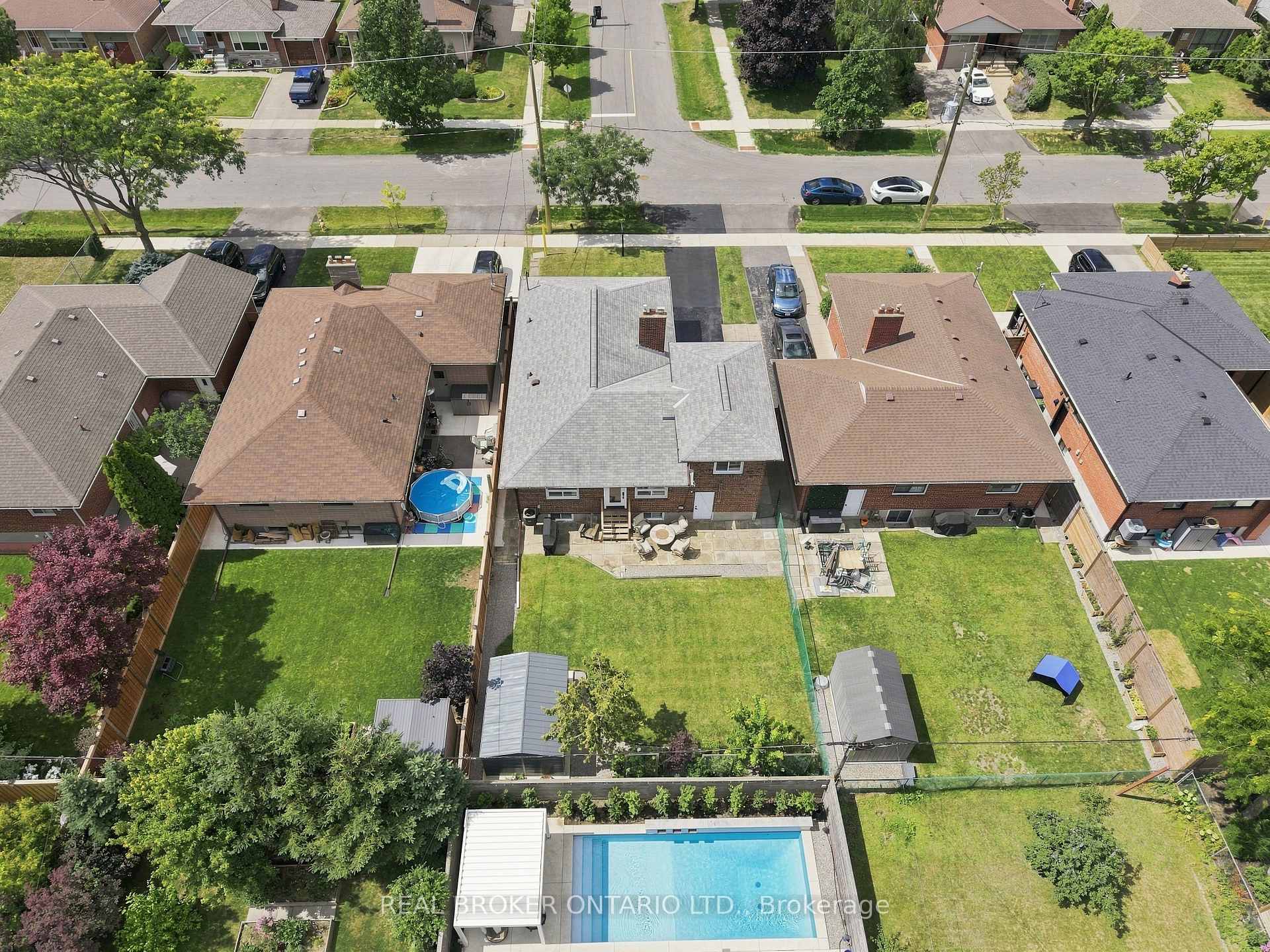 Photo 42 of 7 Allison Drive, Etobicoke, Stonegate-Queensway — HOMEH