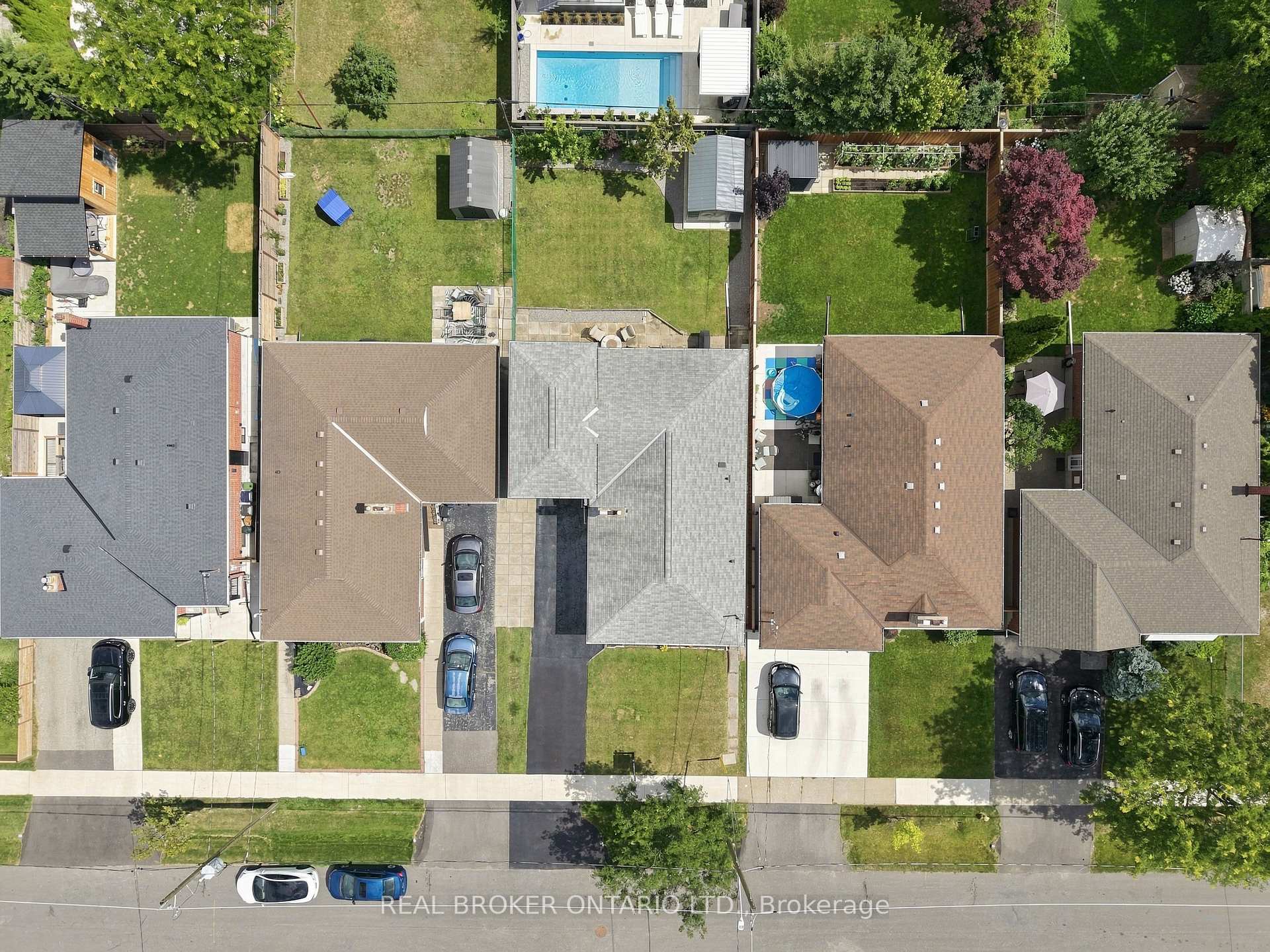 Photo 43 of 7 Allison Drive, Etobicoke, Stonegate-Queensway — HOMEH