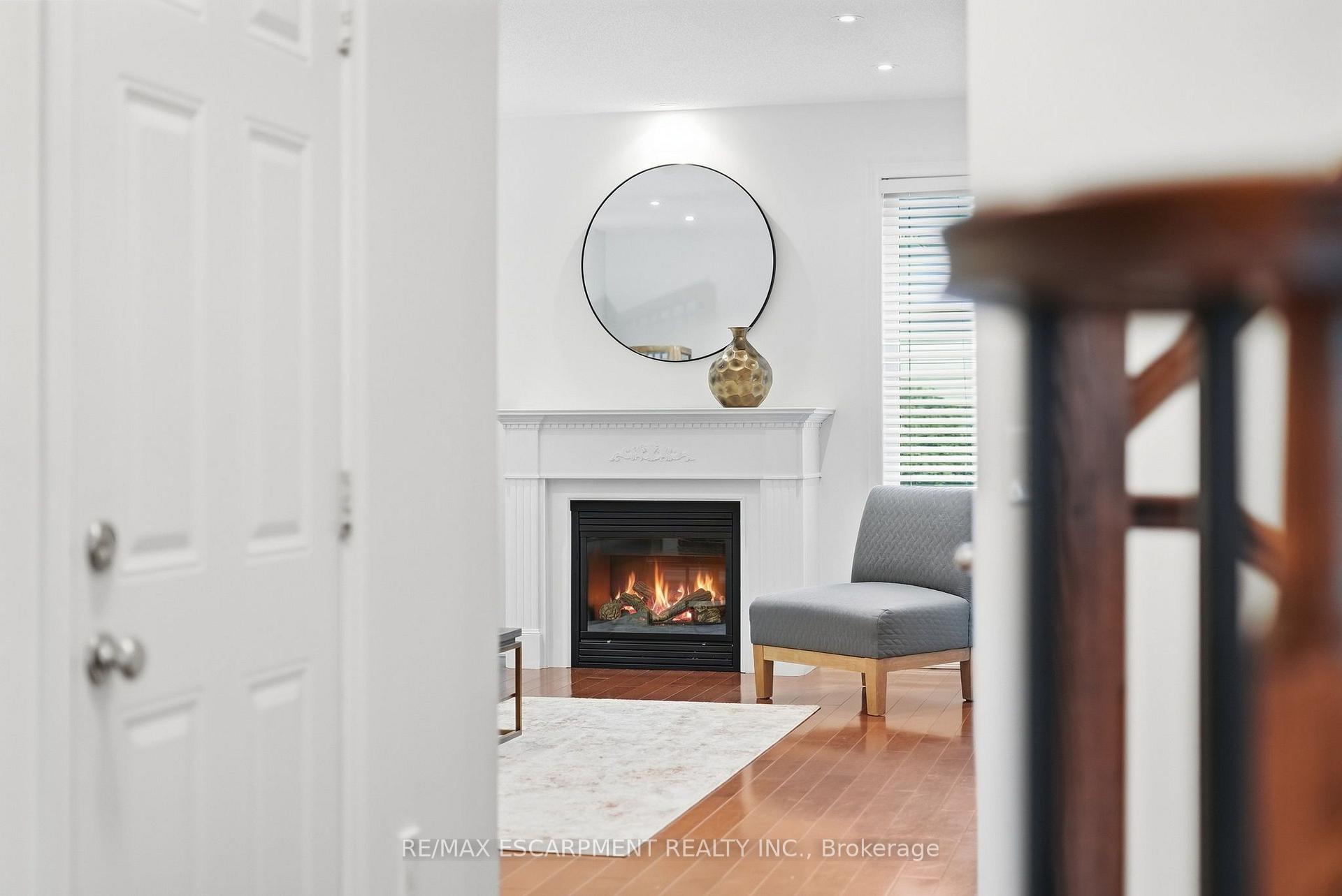Photo 8 of 32 Wimberly Avenue, Hamilton, Waterdown — HOMEH