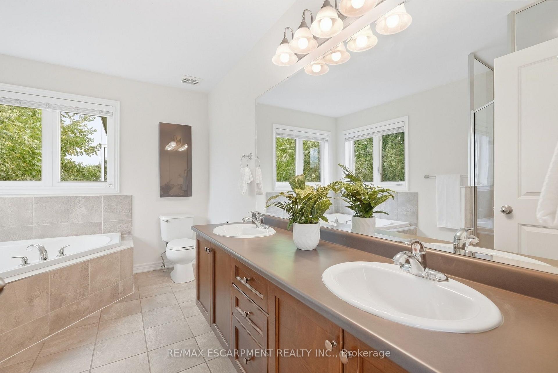 Photo 24 of 32 Wimberly Avenue, Hamilton, Waterdown — HOMEH