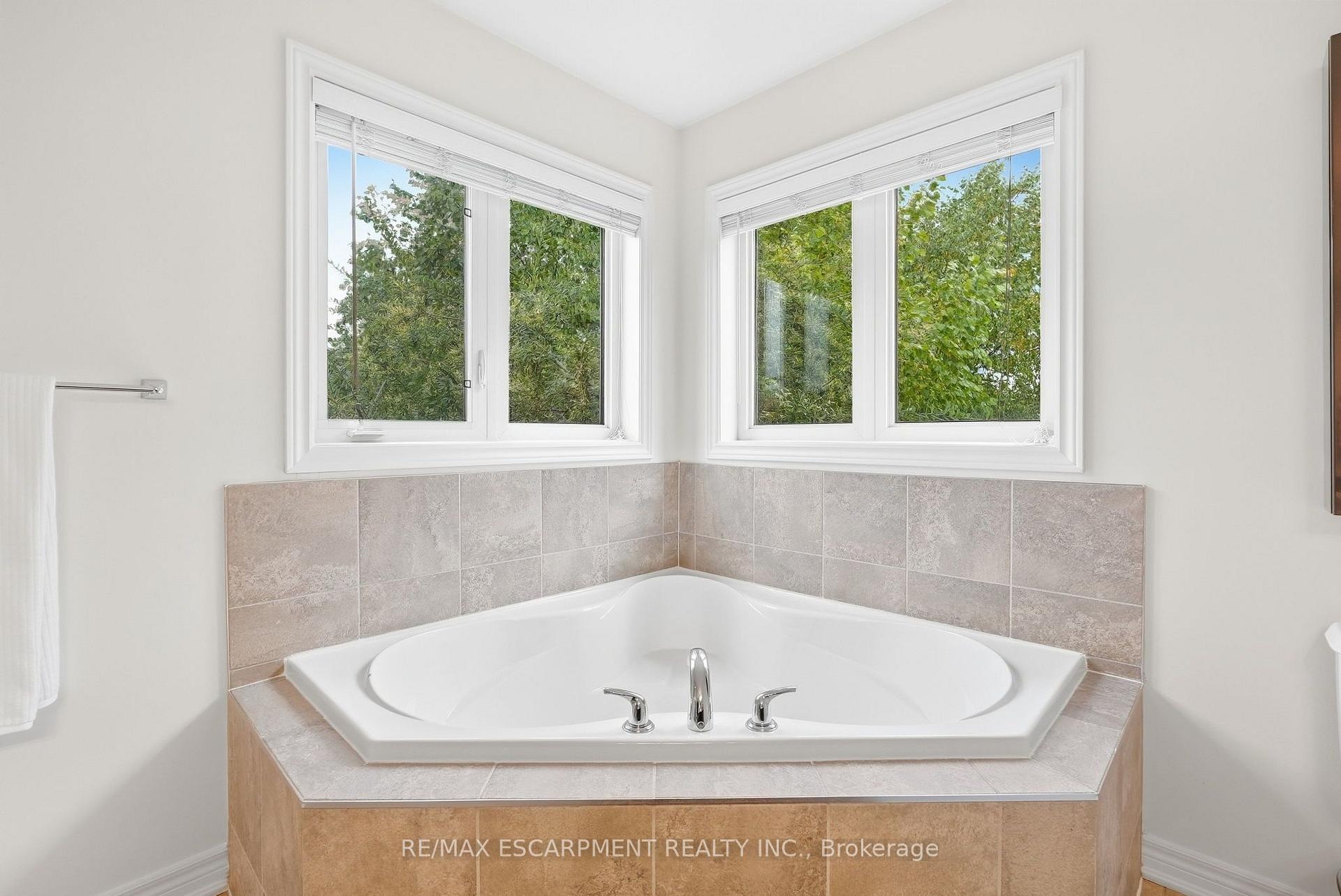 Photo 25 of 32 Wimberly Avenue, Hamilton, Waterdown — HOMEH