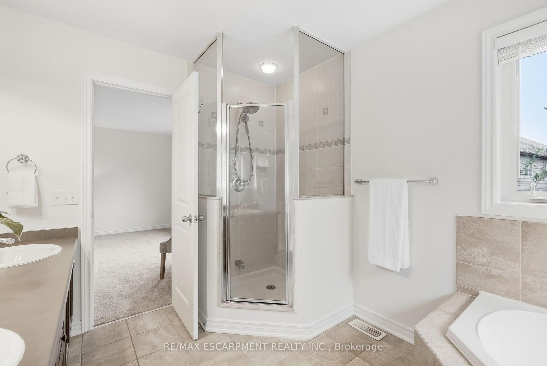 Photo 26 of 32 Wimberly Avenue, Hamilton, Waterdown — HOMEH