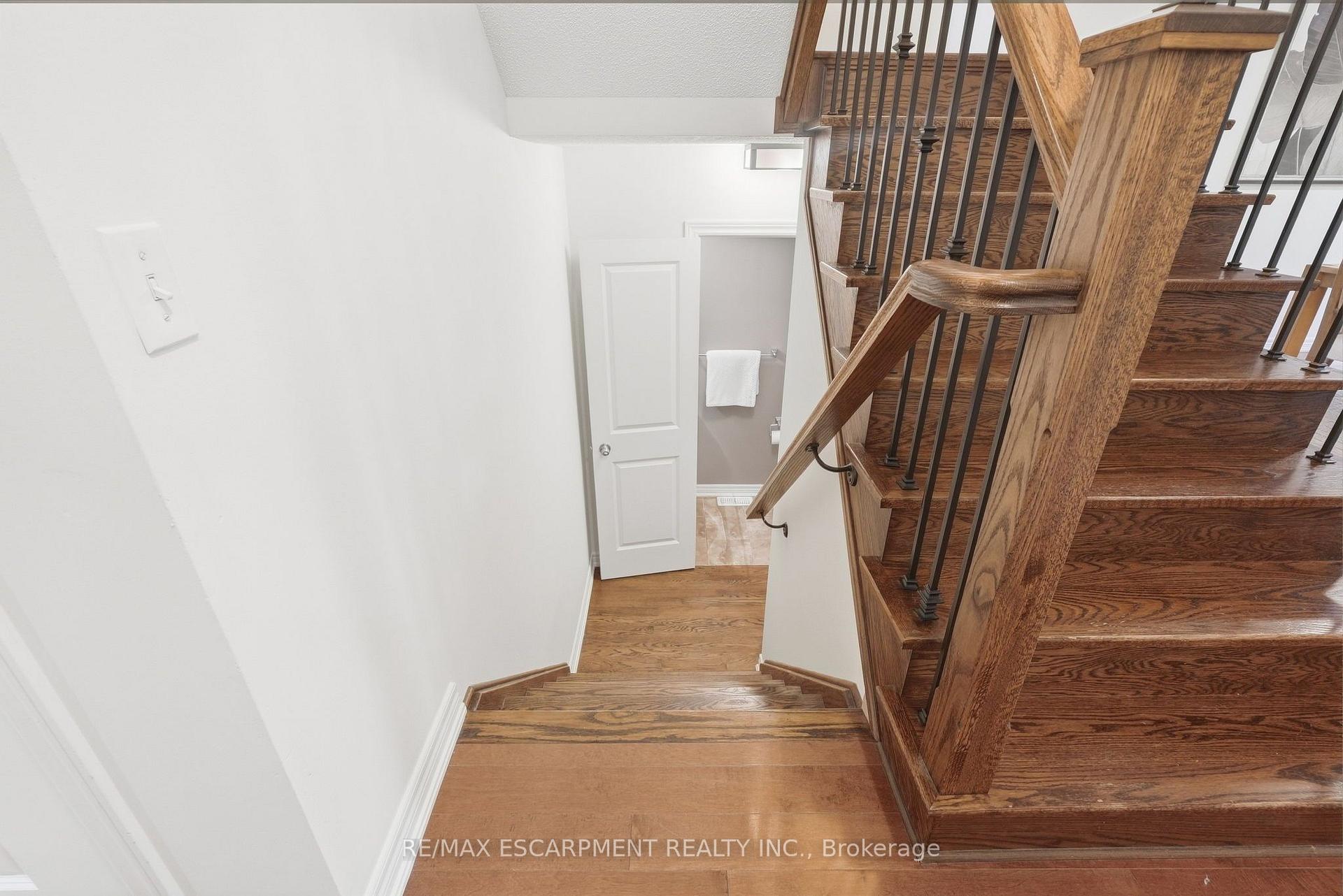Photo 31 of 32 Wimberly Avenue, Hamilton, Waterdown — HOMEH