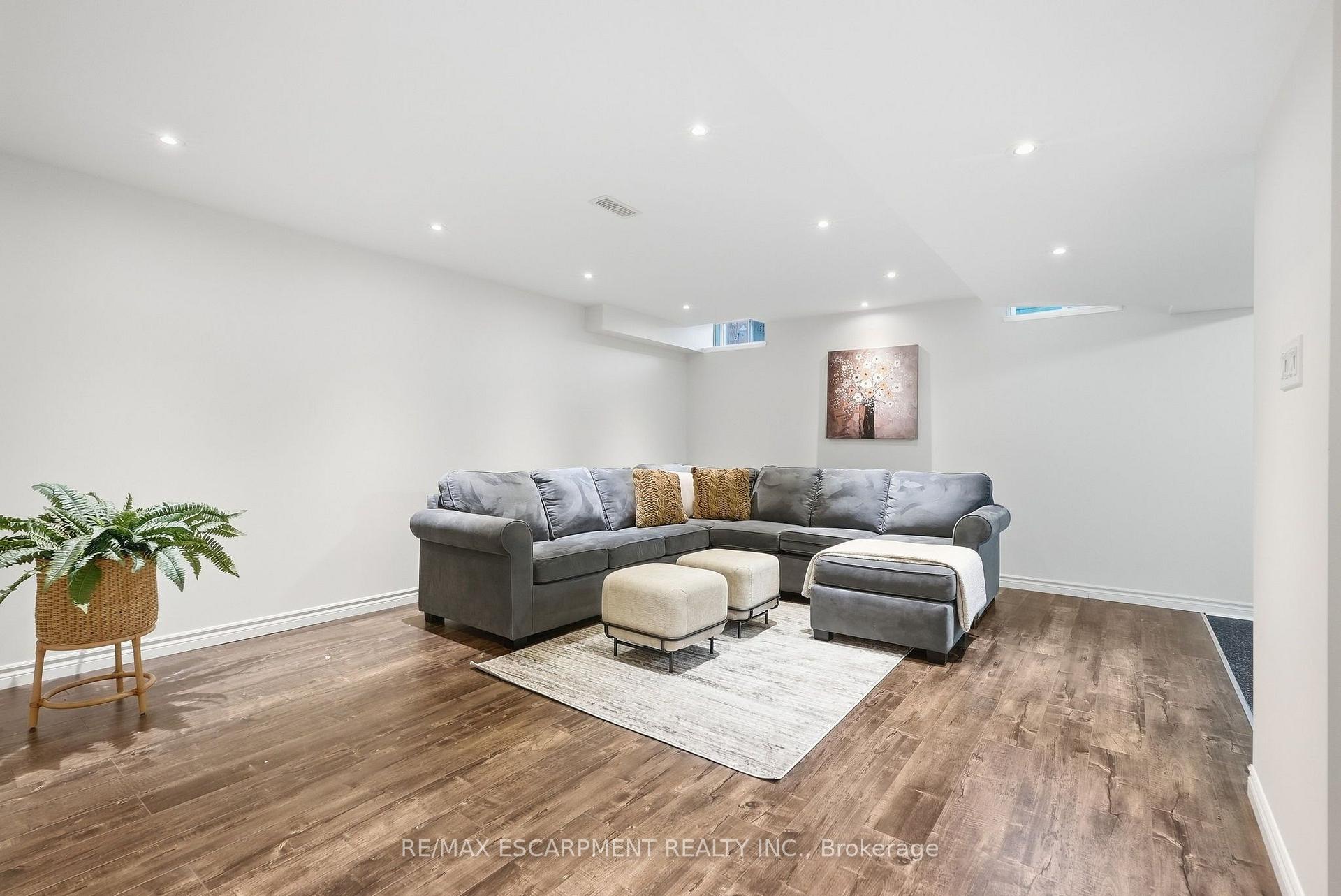 Photo 33 of 32 Wimberly Avenue, Hamilton, Waterdown — HOMEH
