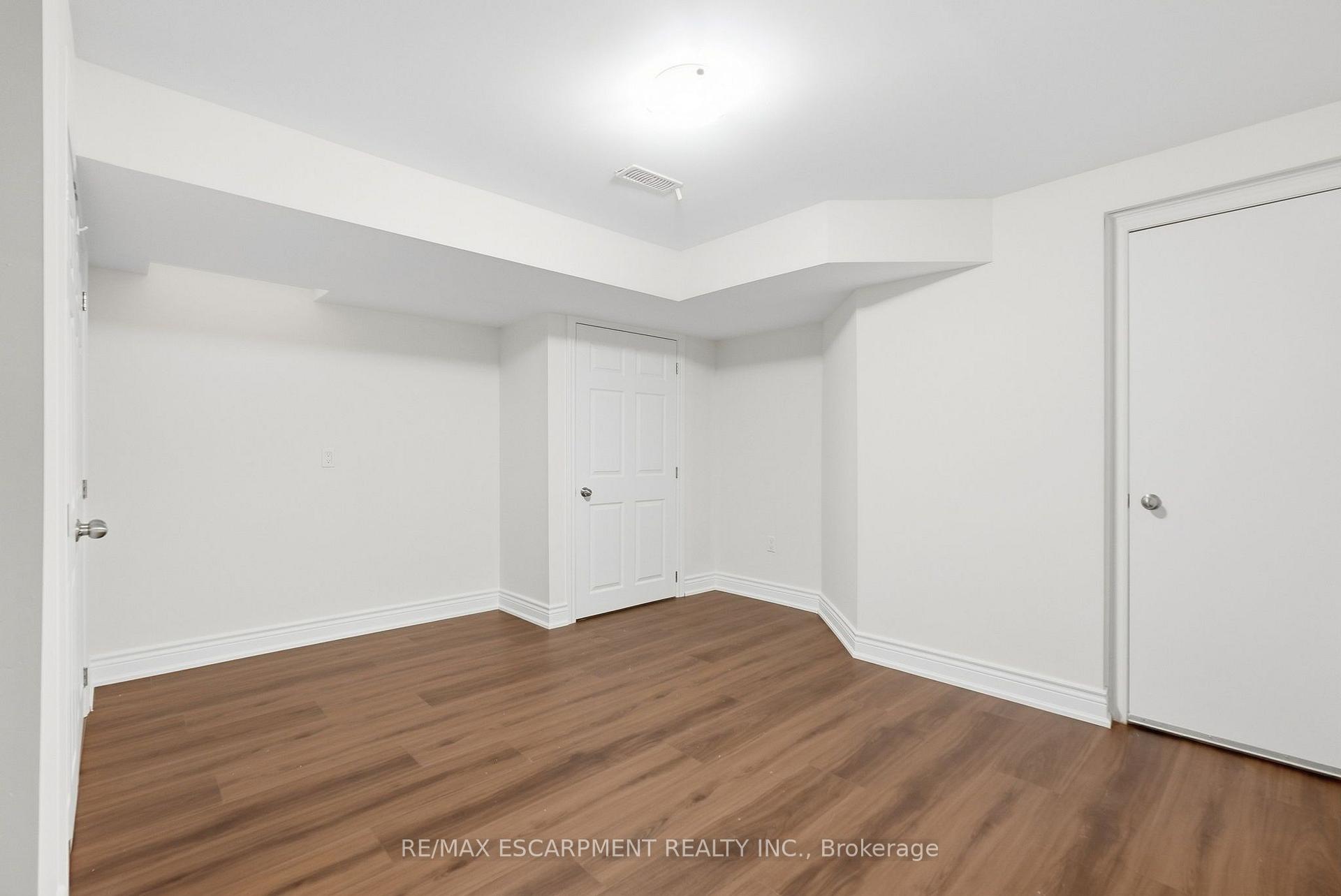 Photo 38 of 32 Wimberly Avenue, Hamilton, Waterdown — HOMEH