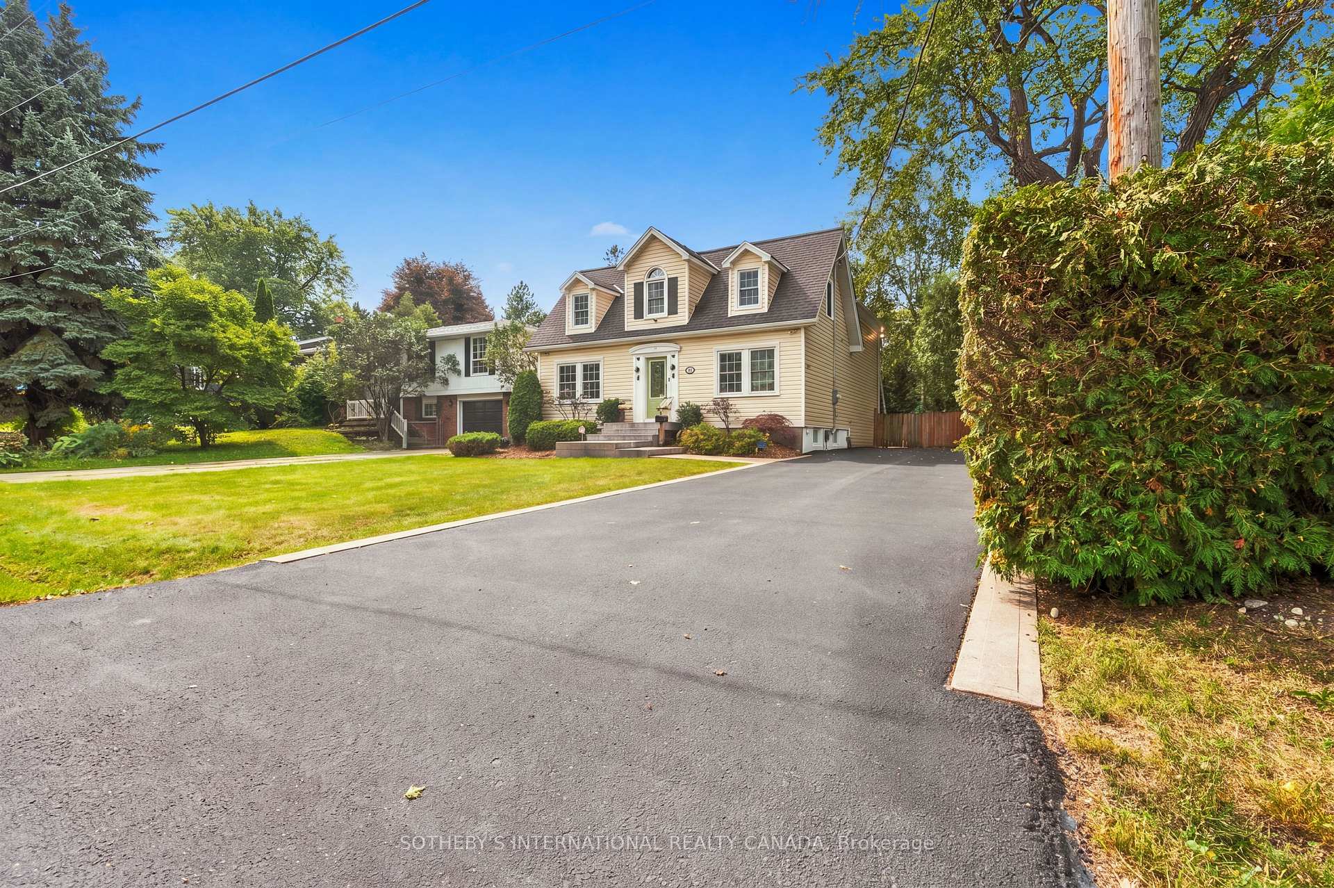 Photo 2 of 40 Valleyview Drive, Hamilton, Ancaster — HOMEH