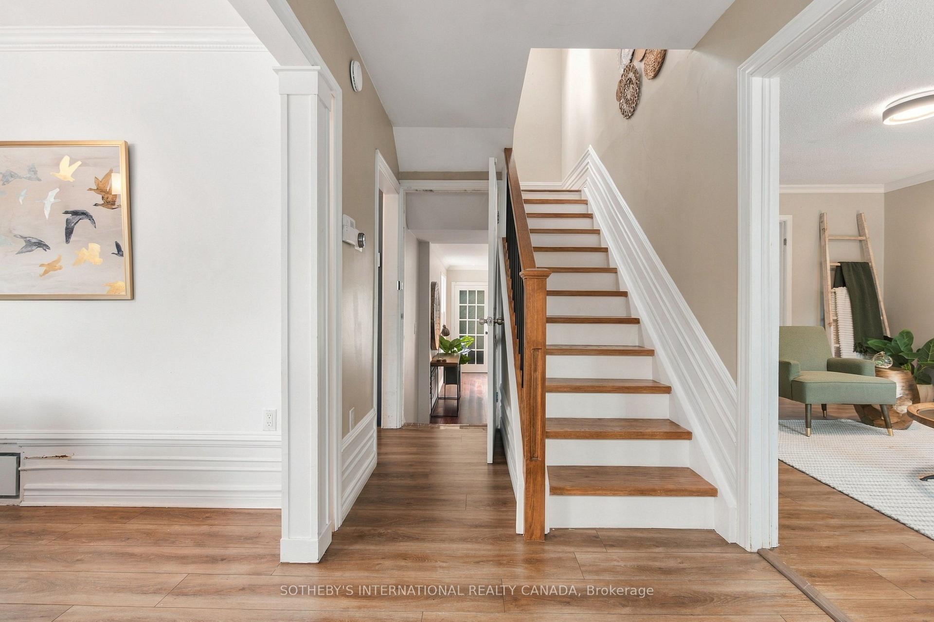 Photo 4 of 40 Valleyview Drive, Hamilton, Ancaster — HOMEH