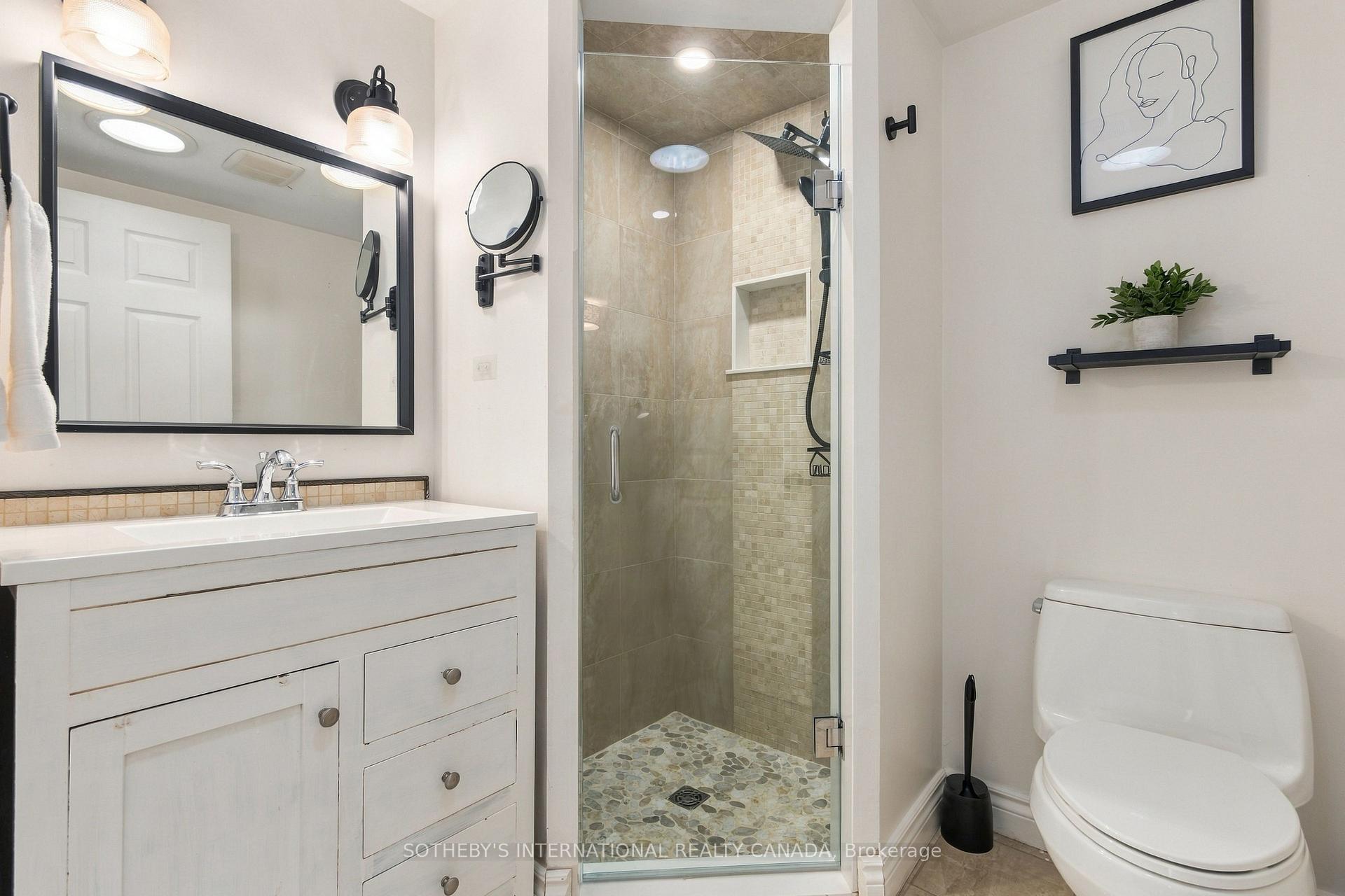 Photo 24 of 40 Valleyview Drive, Hamilton, Ancaster — HOMEH