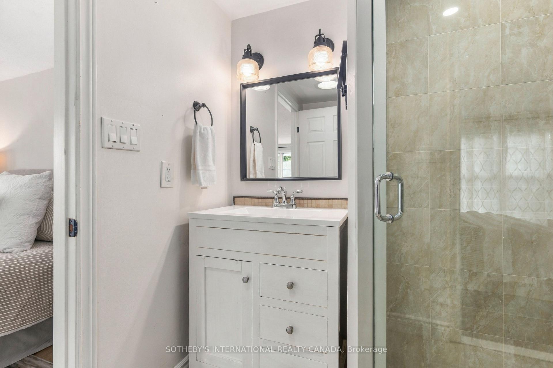Photo 25 of 40 Valleyview Drive, Hamilton, Ancaster — HOMEH