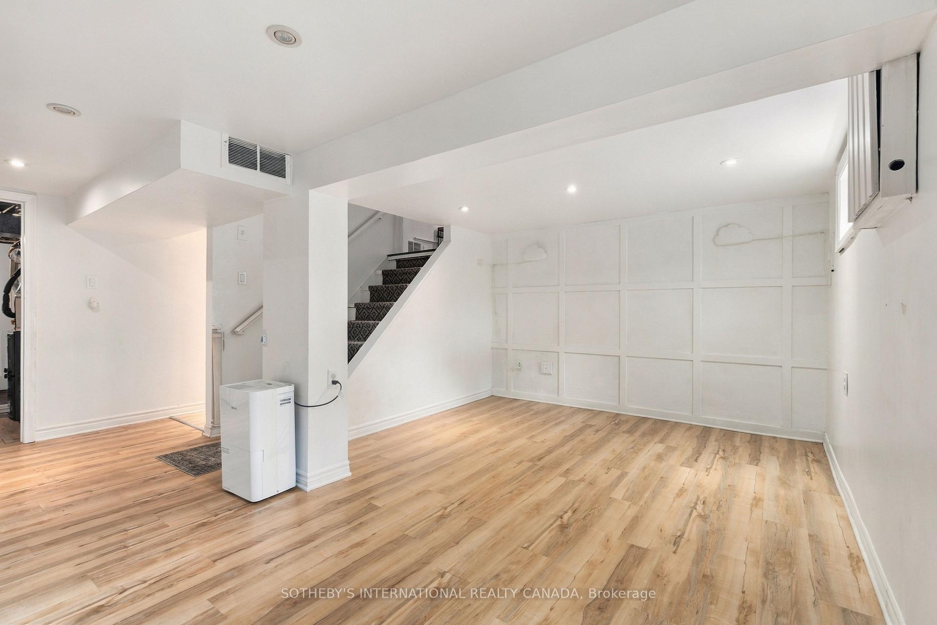 Photo 29 of 40 Valleyview Drive, Hamilton, Ancaster — HOMEH