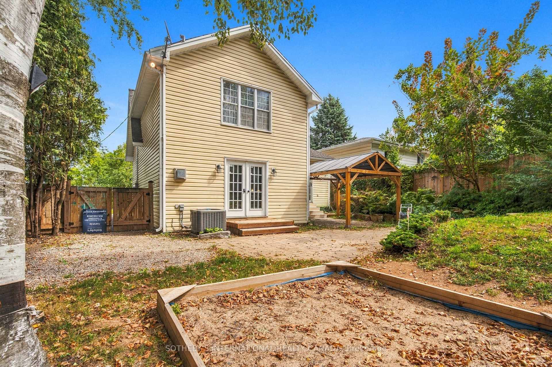 Photo 38 of 40 Valleyview Drive, Hamilton, Ancaster — HOMEH