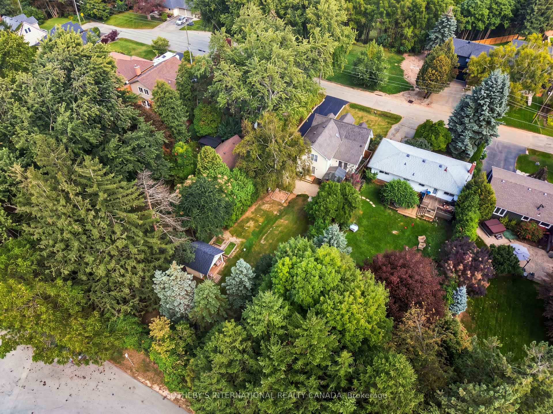 Photo 40 of 40 Valleyview Drive, Hamilton, Ancaster — HOMEH