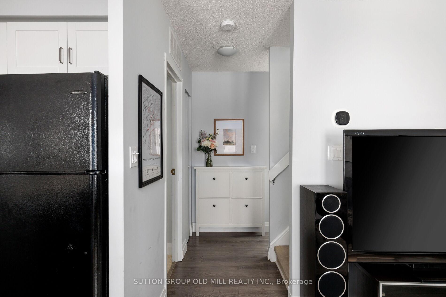 Photo 10 of Unit 809, 46 Western Battery Road, Toronto, Niagara — HOMEH