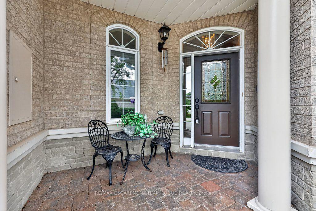 Photo 2 of 4168 Stonebridge Crescent, Burlington, Rose — HOMEH