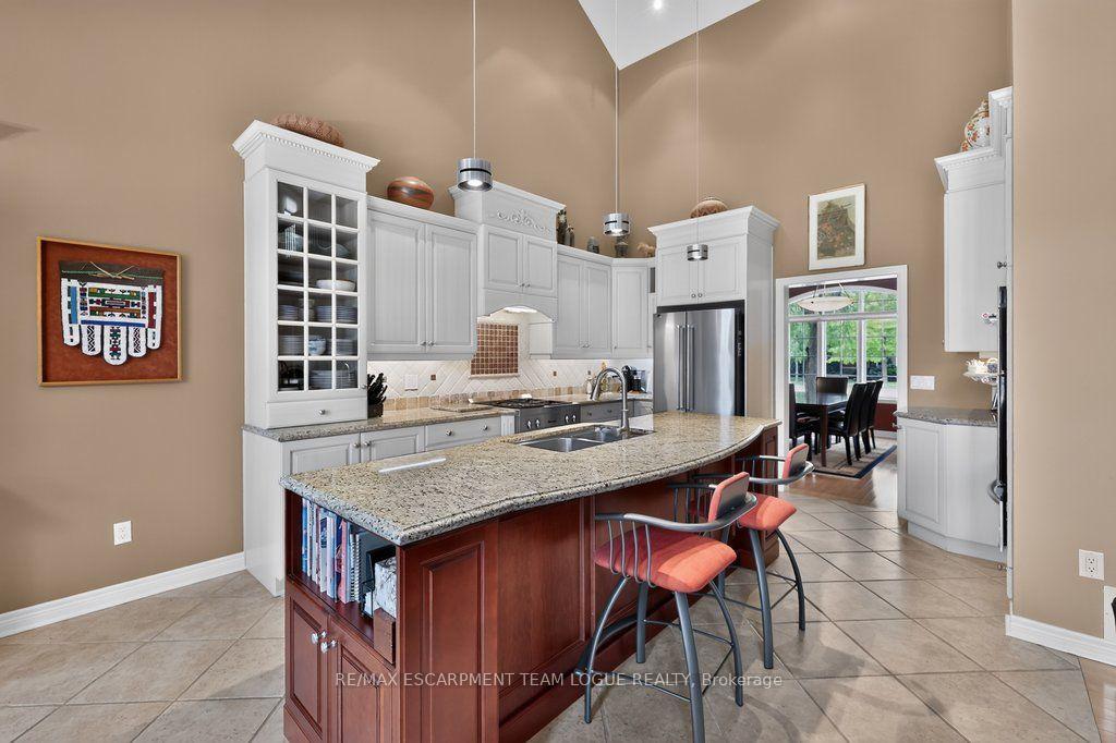 Photo 6 of 4168 Stonebridge Crescent, Burlington, Rose — HOMEH