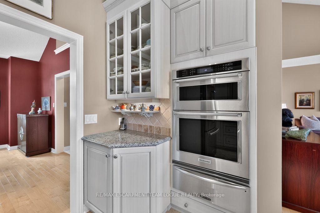 Photo 9 of 4168 Stonebridge Crescent, Burlington, Rose — HOMEH