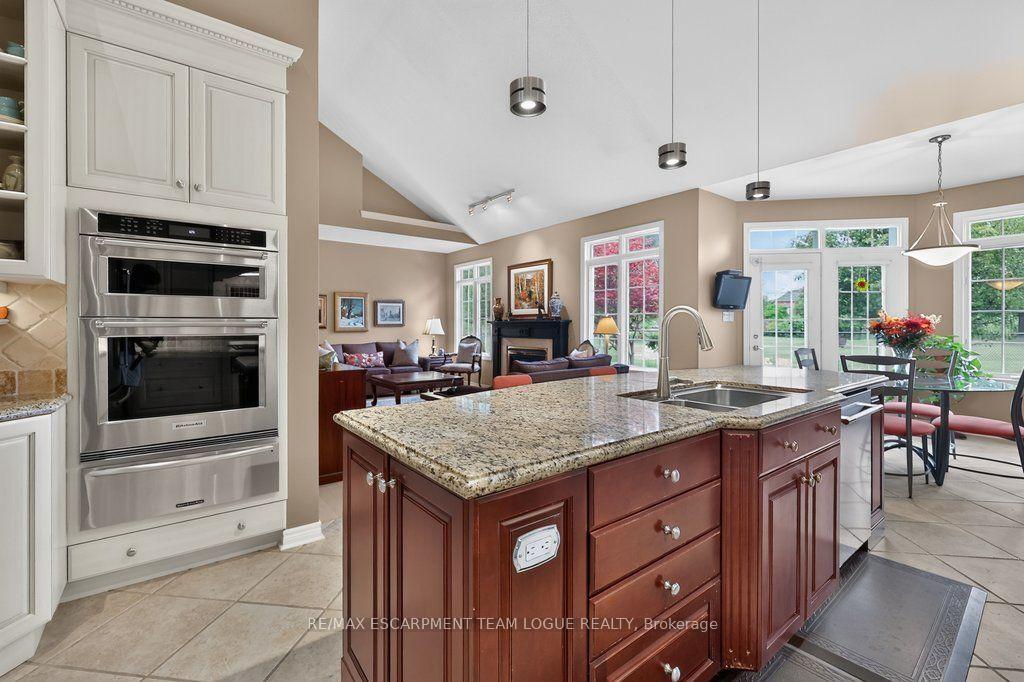 Photo 10 of 4168 Stonebridge Crescent, Burlington, Rose — HOMEH