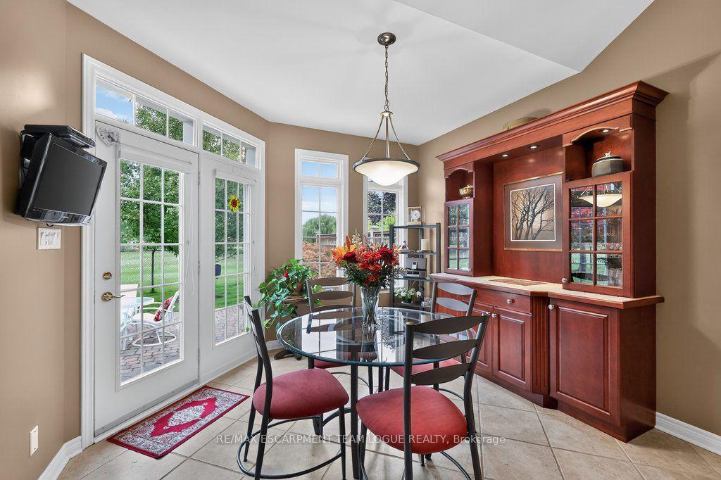 Photo 11 of 4168 Stonebridge Crescent, Burlington, Rose — HOMEH
