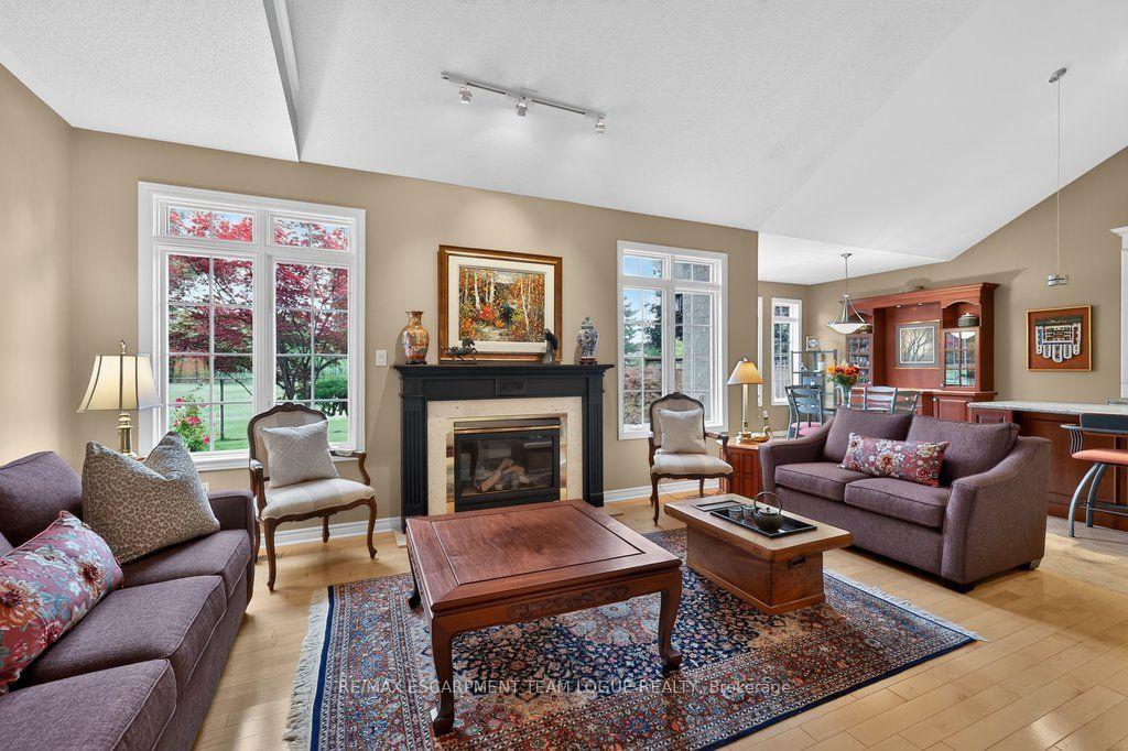 Photo 12 of 4168 Stonebridge Crescent, Burlington, Rose — HOMEH