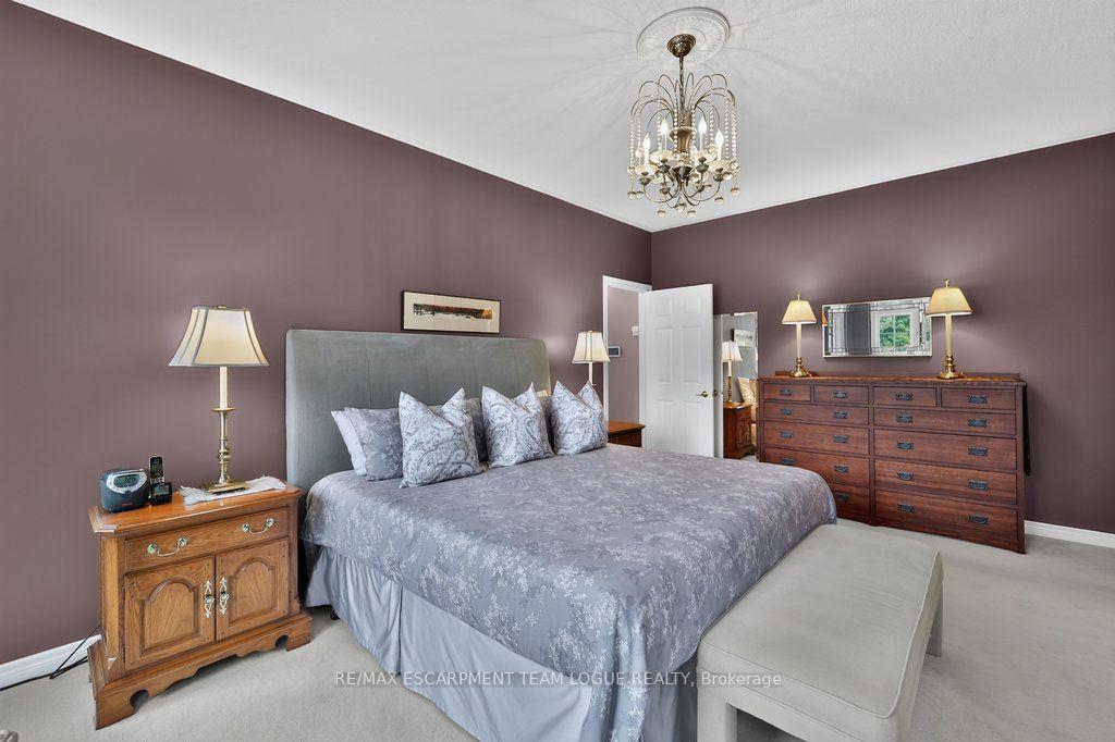 Photo 16 of 4168 Stonebridge Crescent, Burlington, Rose — HOMEH