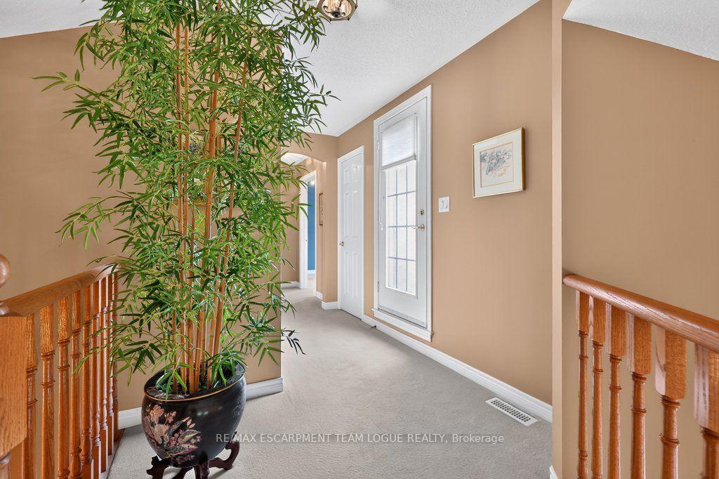 Photo 22 of 4168 Stonebridge Crescent, Burlington, Rose — HOMEH