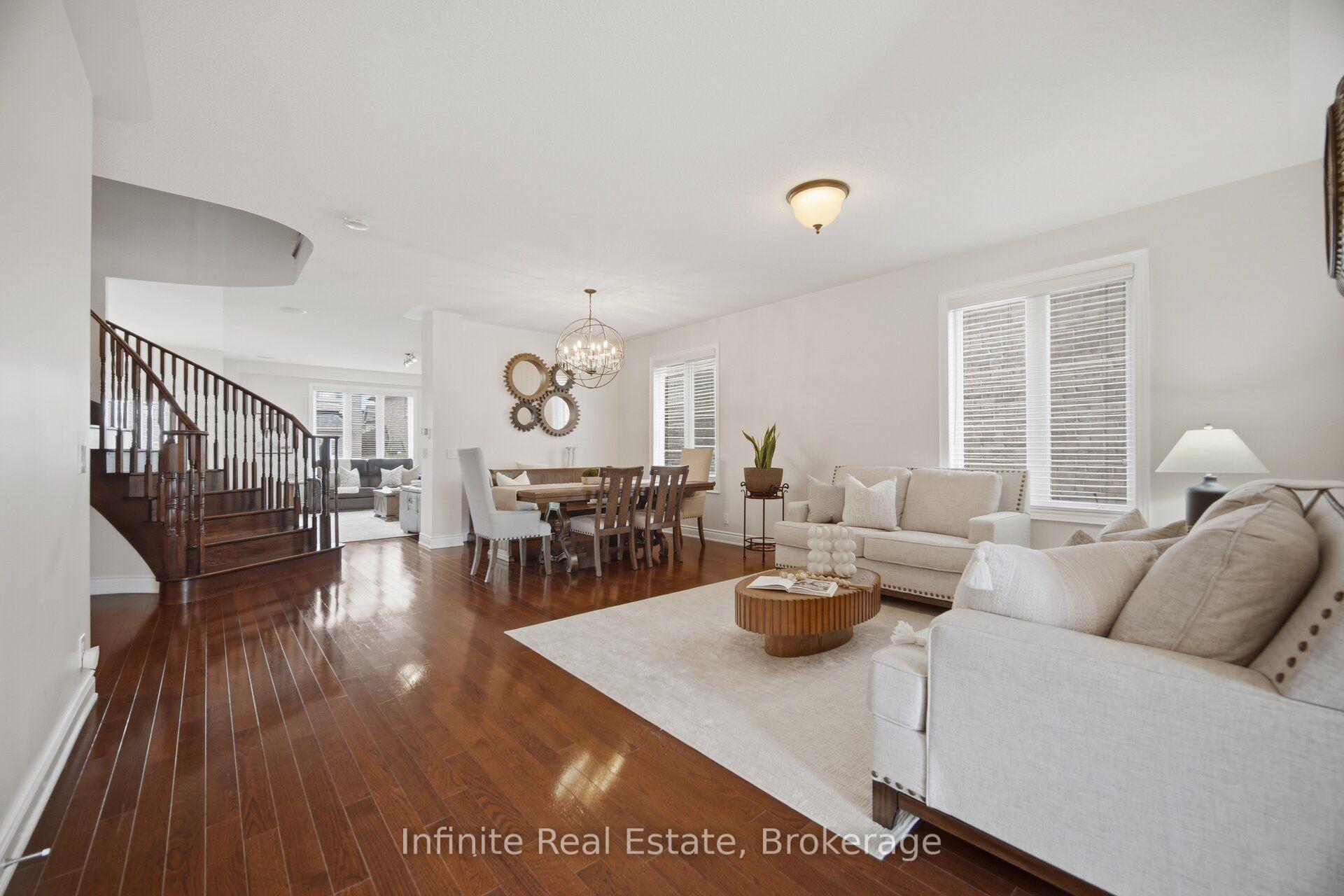 Photo 4 of 32 Bear Run Road, Brampton, Credit Valley — HOMEH