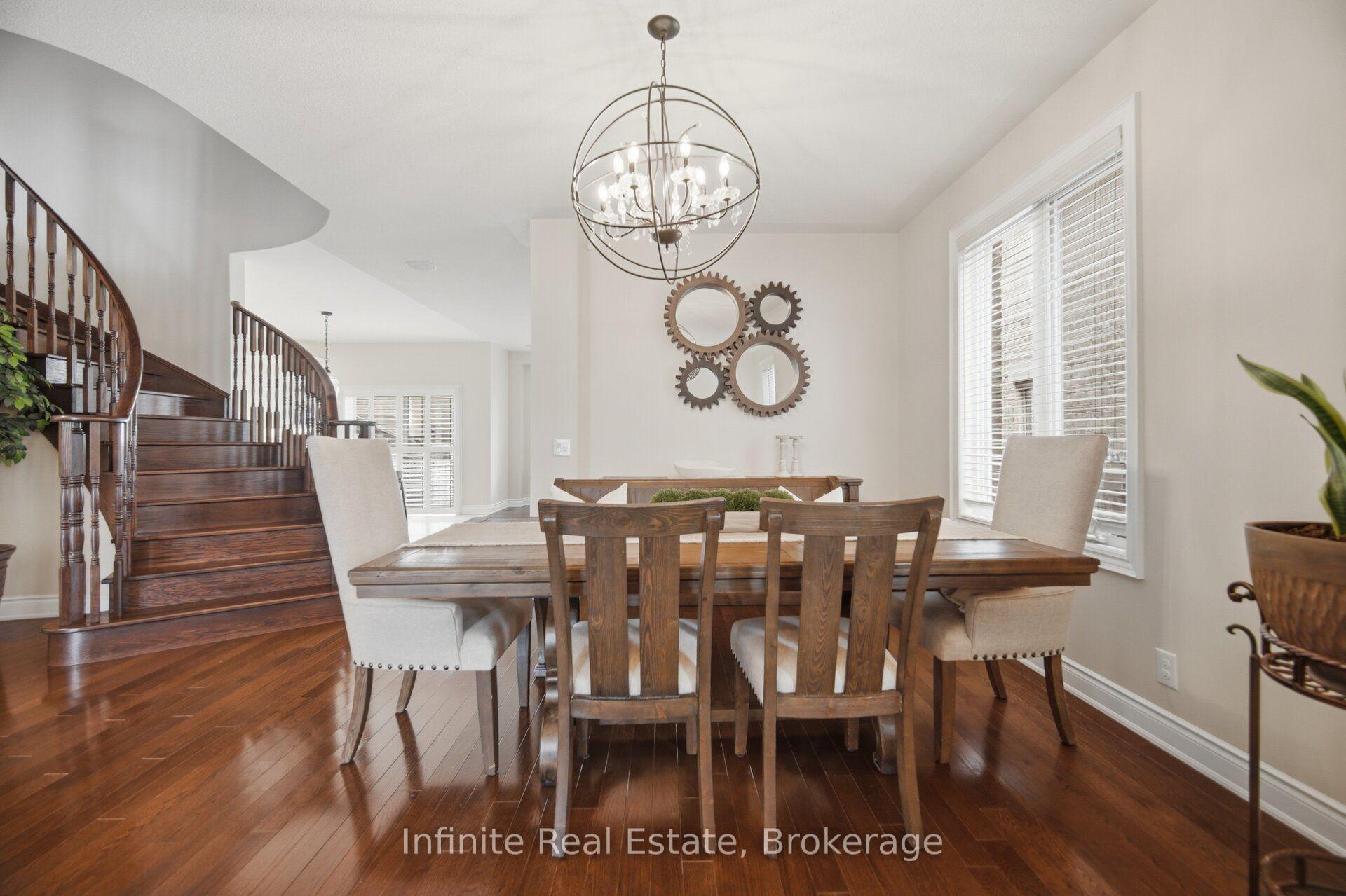 Photo 6 of 32 Bear Run Road, Brampton, Credit Valley — HOMEH