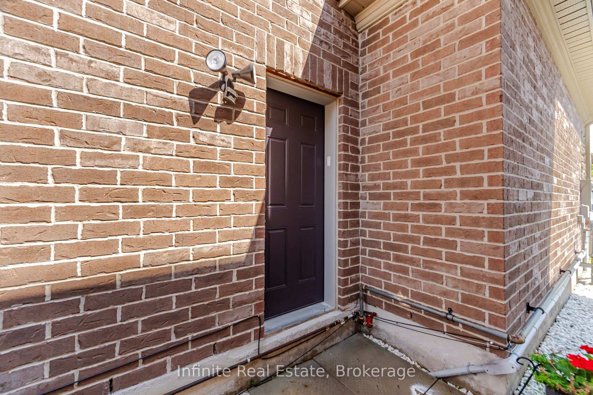 Photo 34 of 32 Bear Run Road, Brampton, Credit Valley — HOMEH