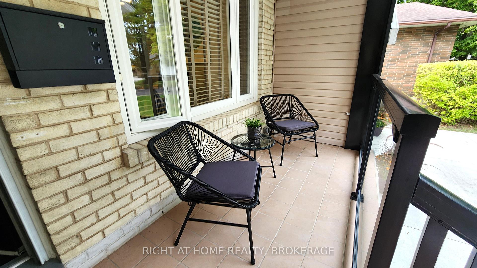 Photo 4 of 34 Densgrove Drive, St. Catharines, Vine/Linwell — HOMEH