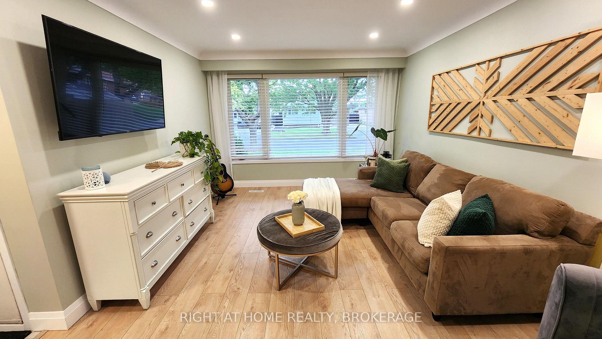 Photo 7 of 34 Densgrove Drive, St. Catharines, Vine/Linwell — HOMEH