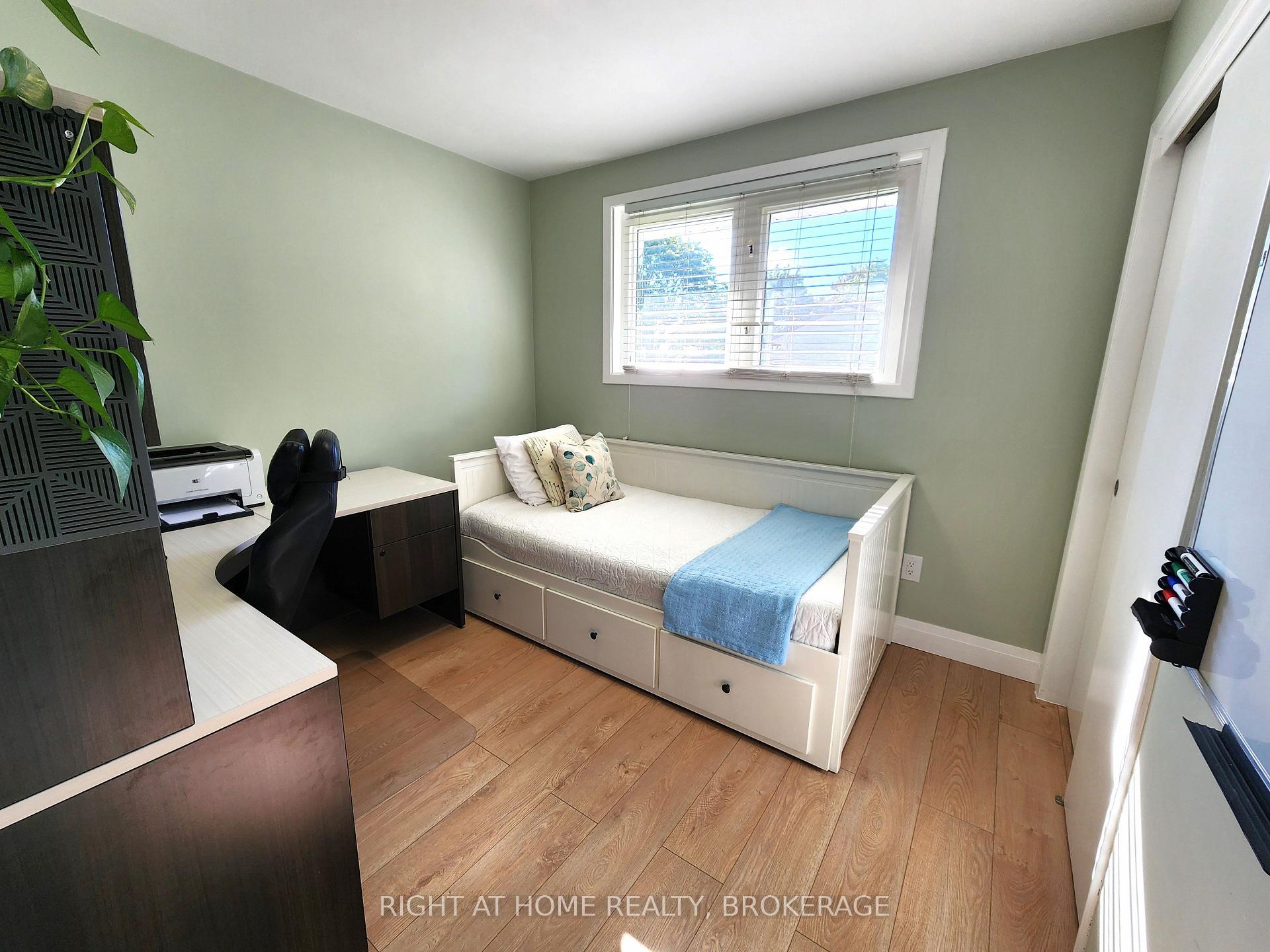 Photo 15 of 34 Densgrove Drive, St. Catharines, Vine/Linwell — HOMEH