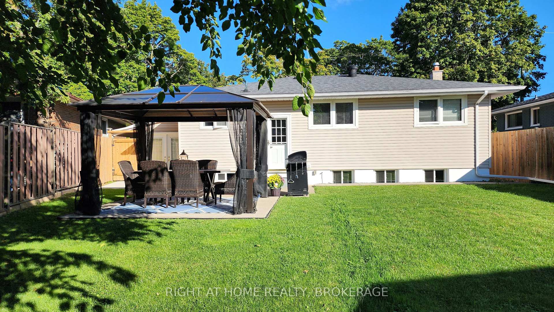 Photo 31 of 34 Densgrove Drive, St. Catharines, Vine/Linwell — HOMEH