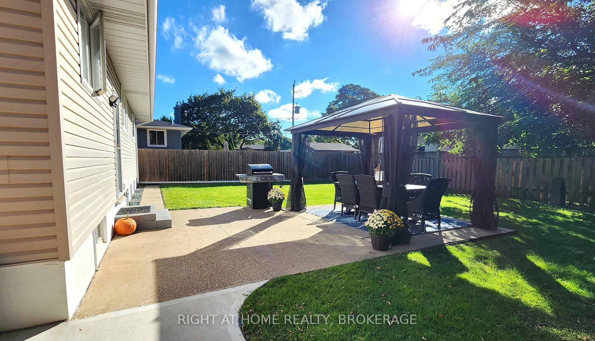Photo 33 of 34 Densgrove Drive, St. Catharines, Vine/Linwell — HOMEH