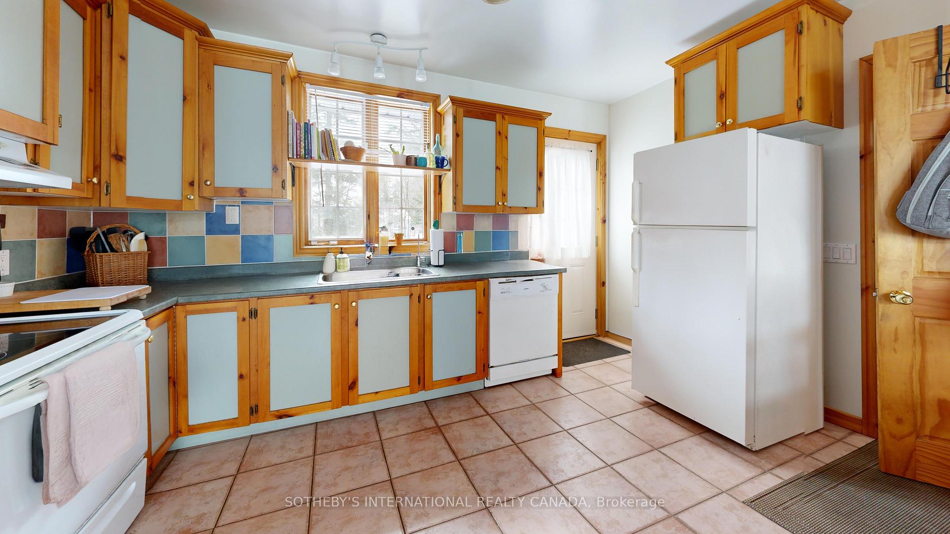 Photo 7 of 929 Tanglewood Drive, Huron-Kinloss — HOMEH