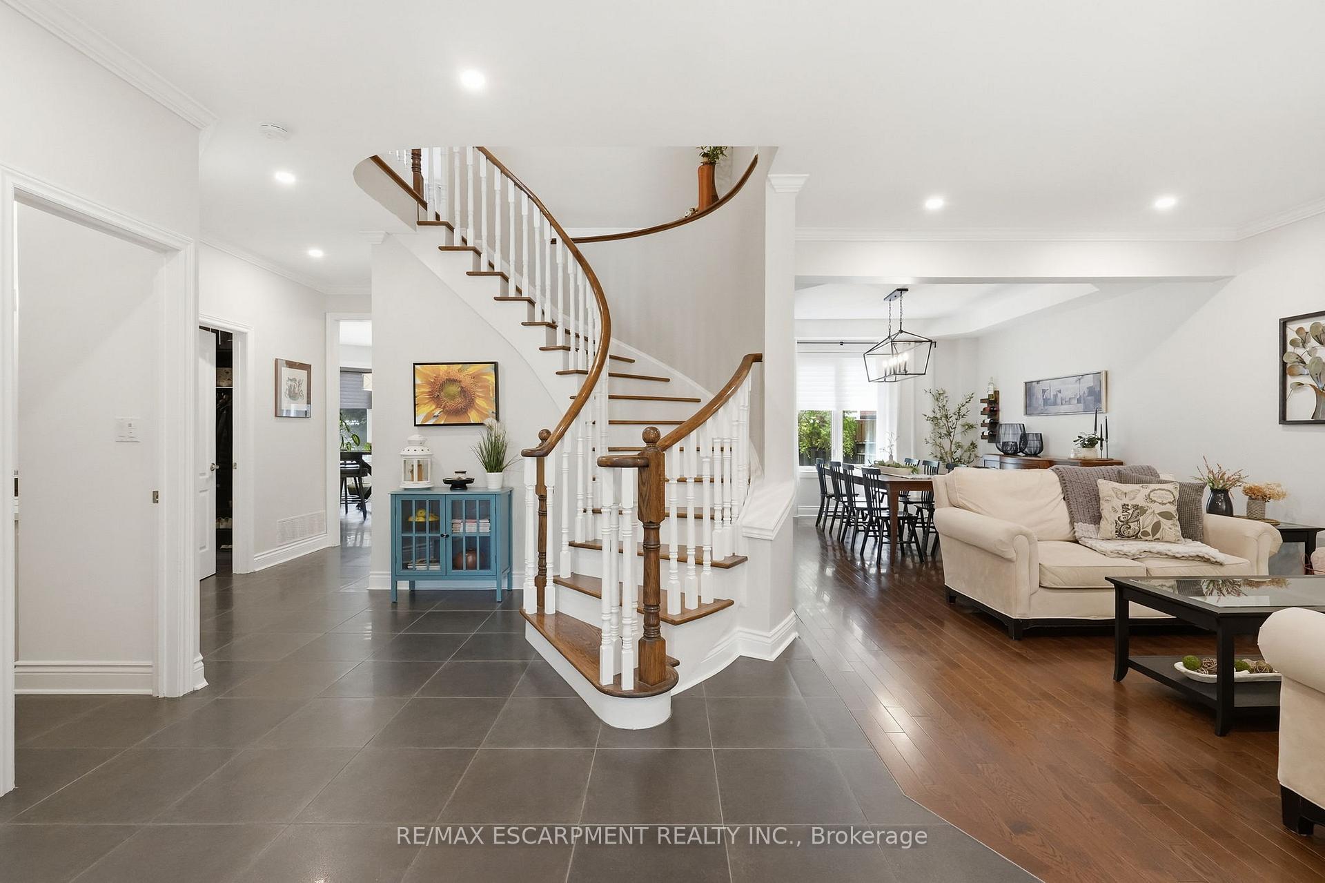 Photo 5 of 5347 Jameson Crescent, Burlington, Orchard — HOMEH