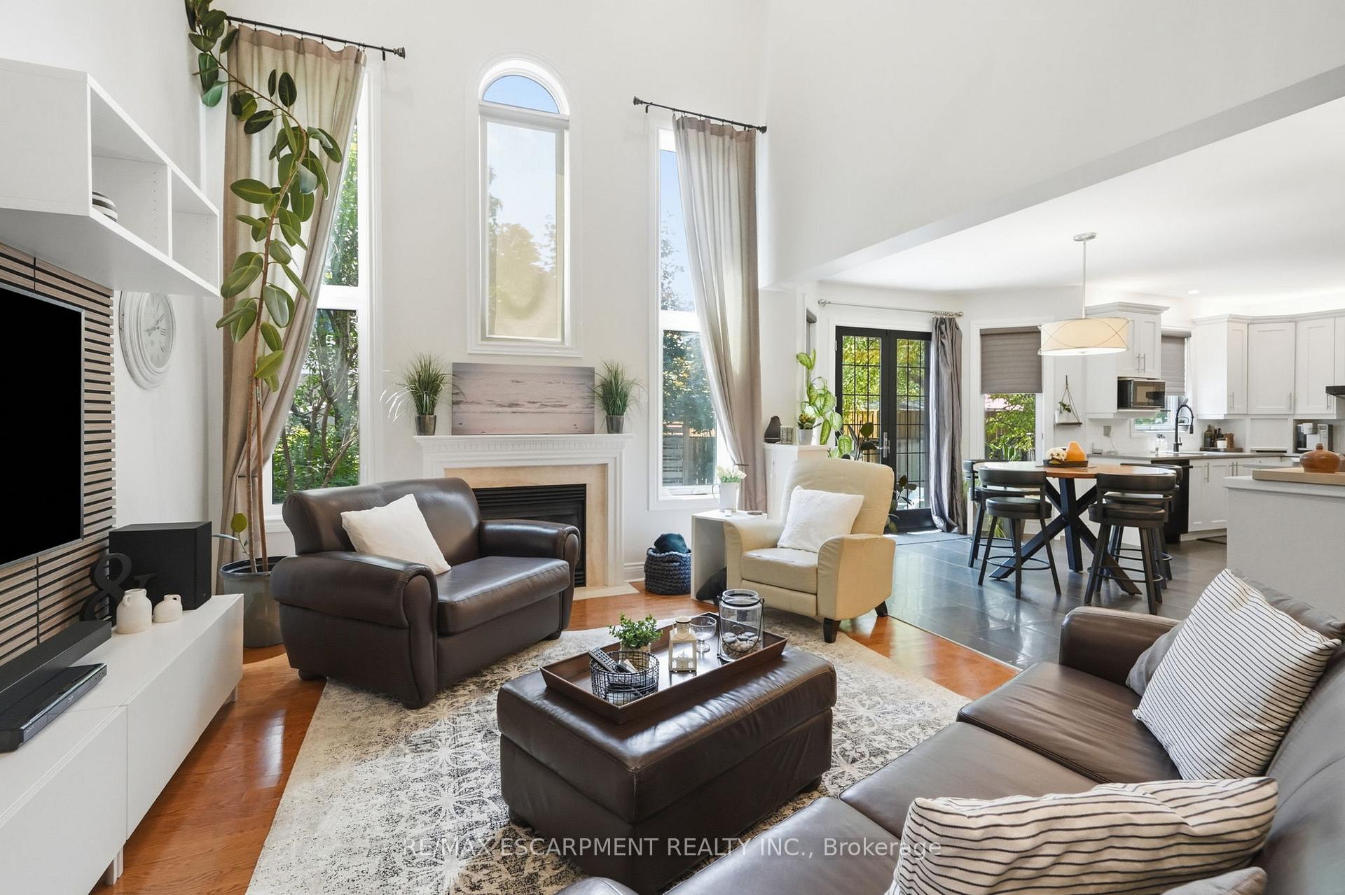 Photo 13 of 5347 Jameson Crescent, Burlington, Orchard — HOMEH