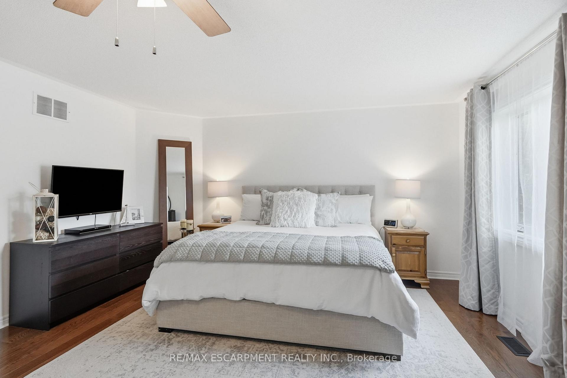 Photo 21 of 5347 Jameson Crescent, Burlington, Orchard — HOMEH