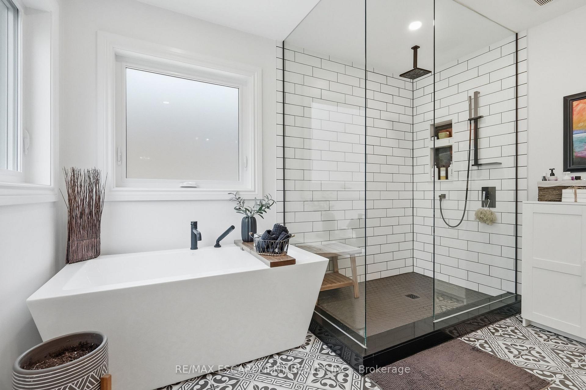 Photo 23 of 5347 Jameson Crescent, Burlington, Orchard — HOMEH