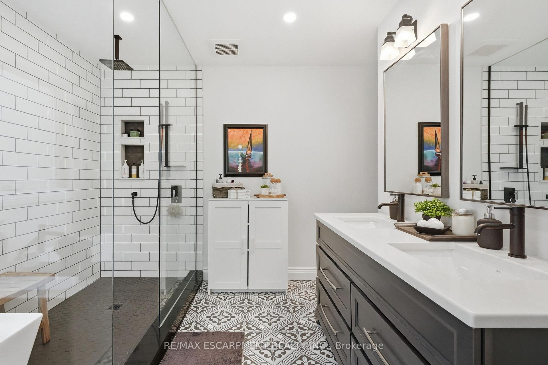 Photo 24 of 5347 Jameson Crescent, Burlington, Orchard — HOMEH